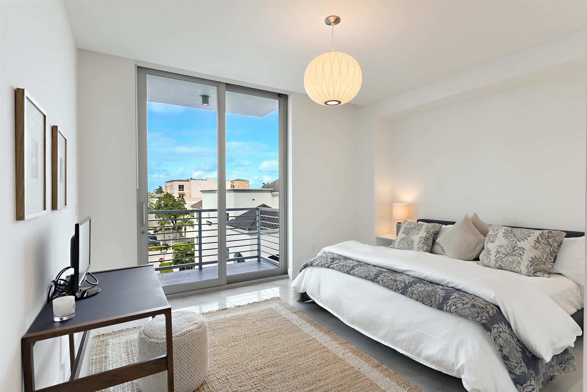 ROYAL PALM RESIDENCES CON - Residential Lease