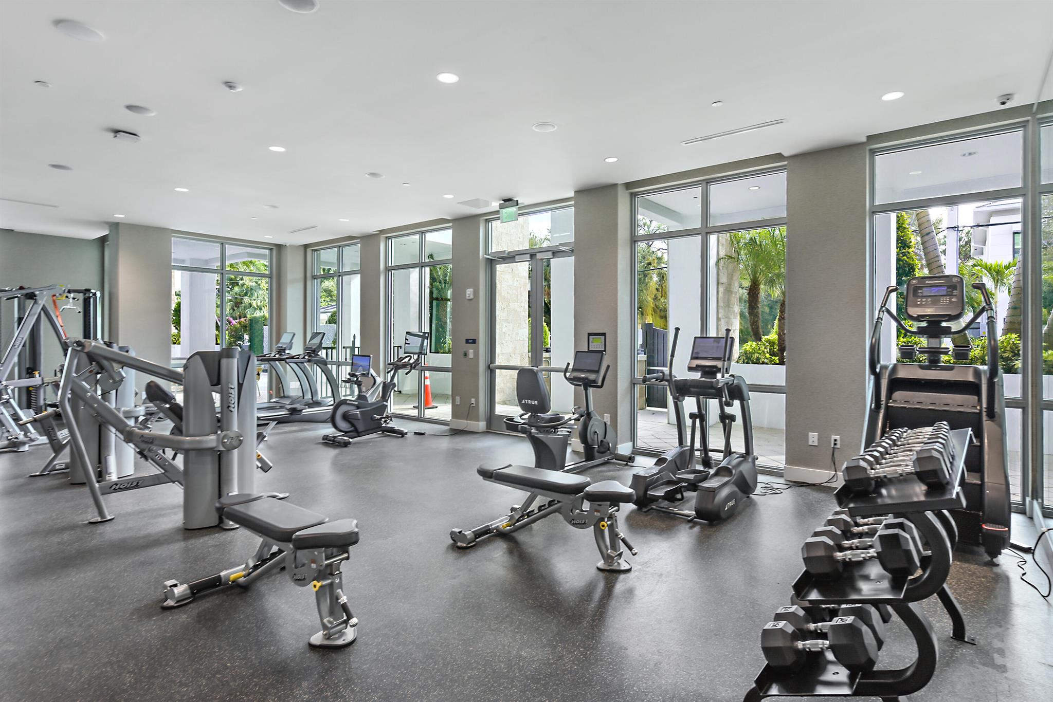 ROYAL PALM RESIDENCES CON - Residential Lease