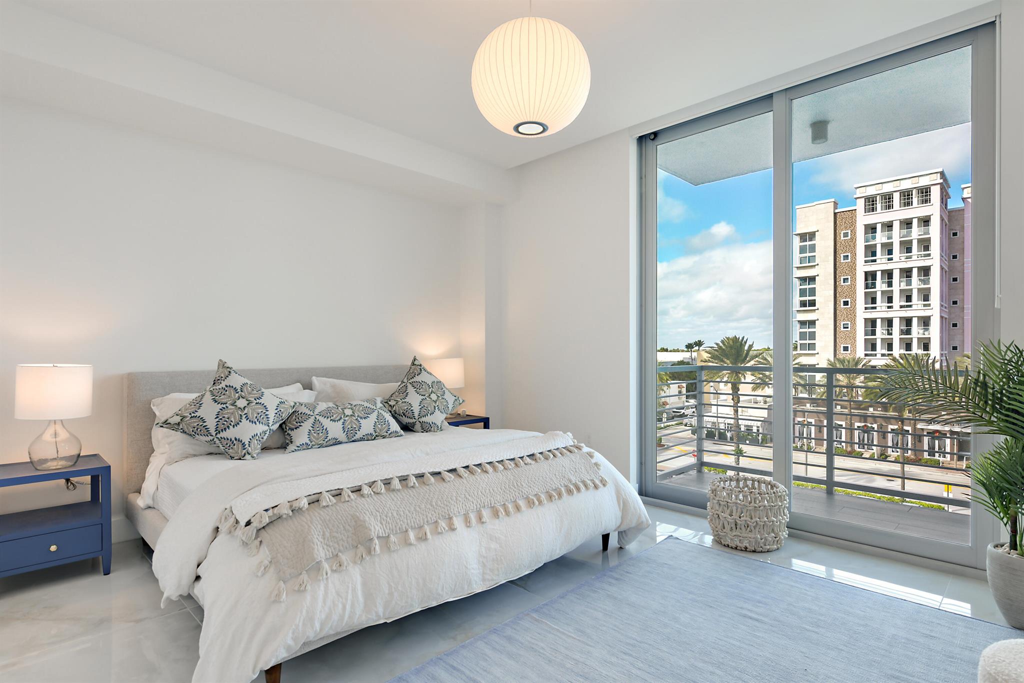 ROYAL PALM RESIDENCES CON - Residential Lease