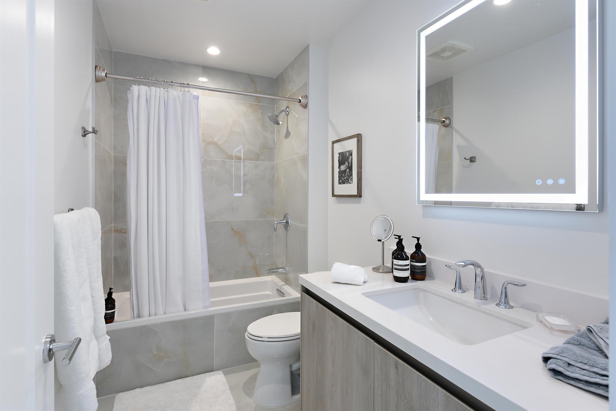 ROYAL PALM RESIDENCES CON - Residential Lease