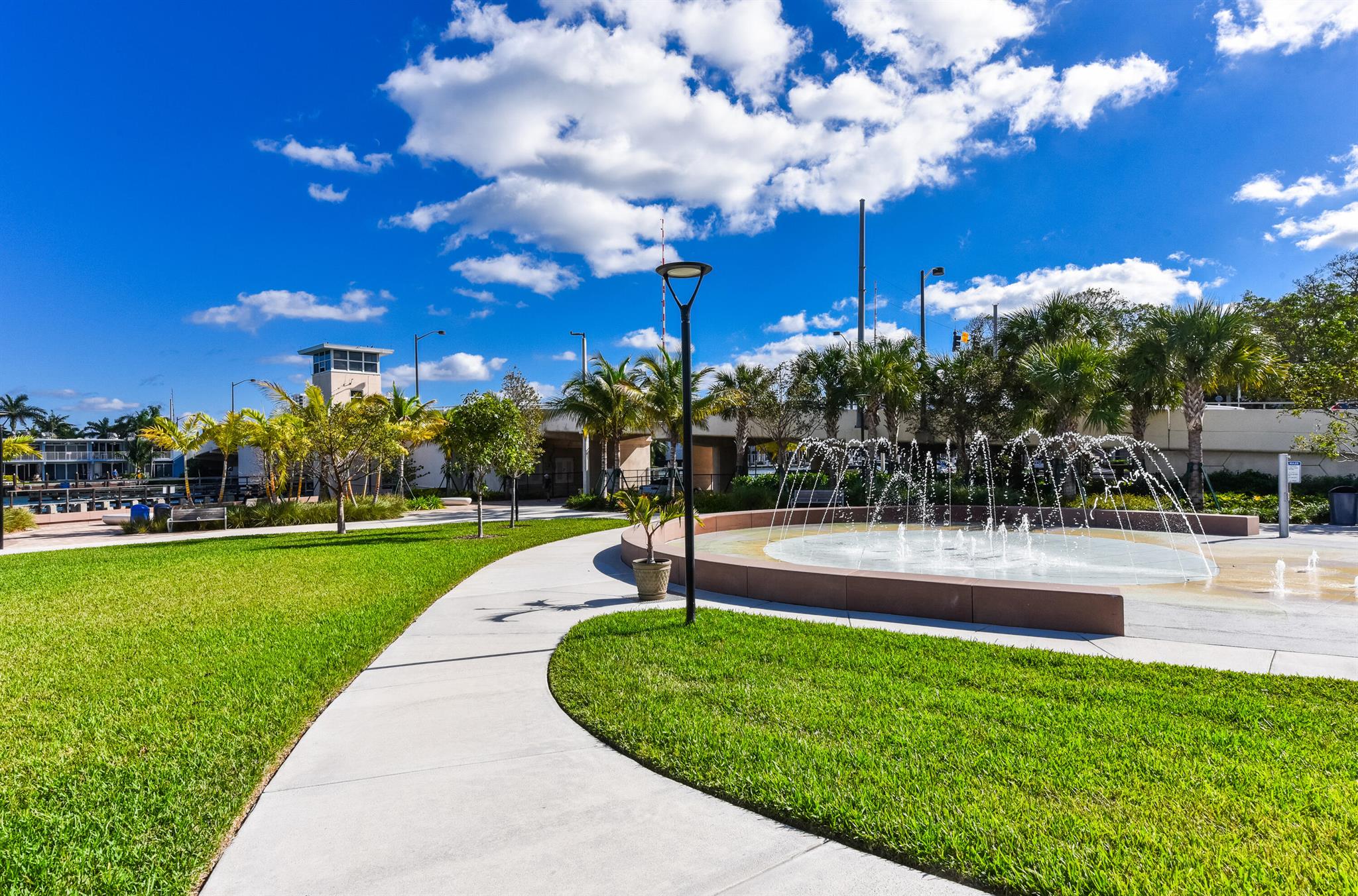 ROYAL PALM RESIDENCES CON - Residential Lease