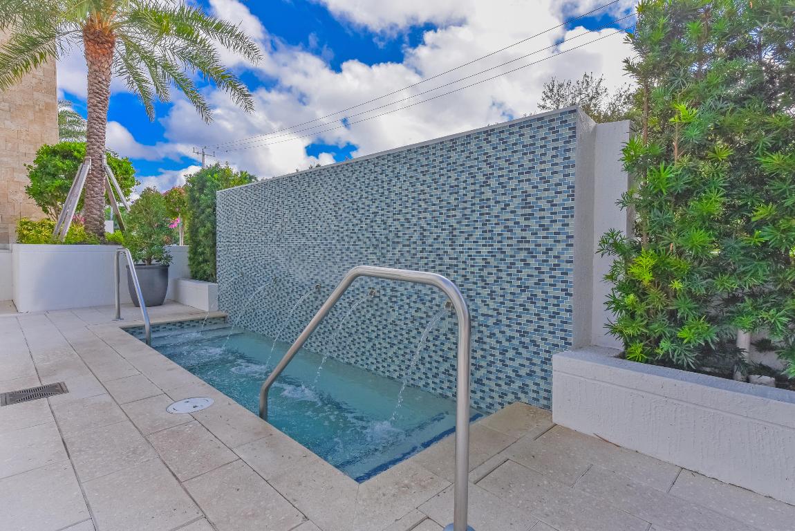 ROYAL PALM RESIDENCES CONDO - Residential Lease