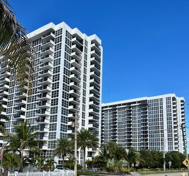 Rarely available seasonal rental offering breathtaking, unobstructed ocean views in the modern and secure Silver Thatch building. Minimum 4-month rental. This fully remodeled, well-maintained unit showcases sleek, contemporary finishes and provides a stylish, comfortable coastal retreat. Step outside and enjoy swimming in the warm Atlantic just across the street, or unwind on the newly upgraded pool deck with an outdoor kitchen-perfect for relaxing or entertaining. Located just minutes from the vibrant new Fisherman’s Village Pier, with shops, dining, and entertainment easily accessible via the free on-demand Circuit shuttle. Don’t miss this exceptional opportunity for an unforgettable beachside vacation.