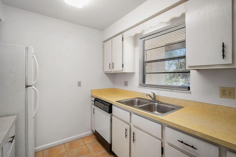 Island House Condominium - Residential Lease