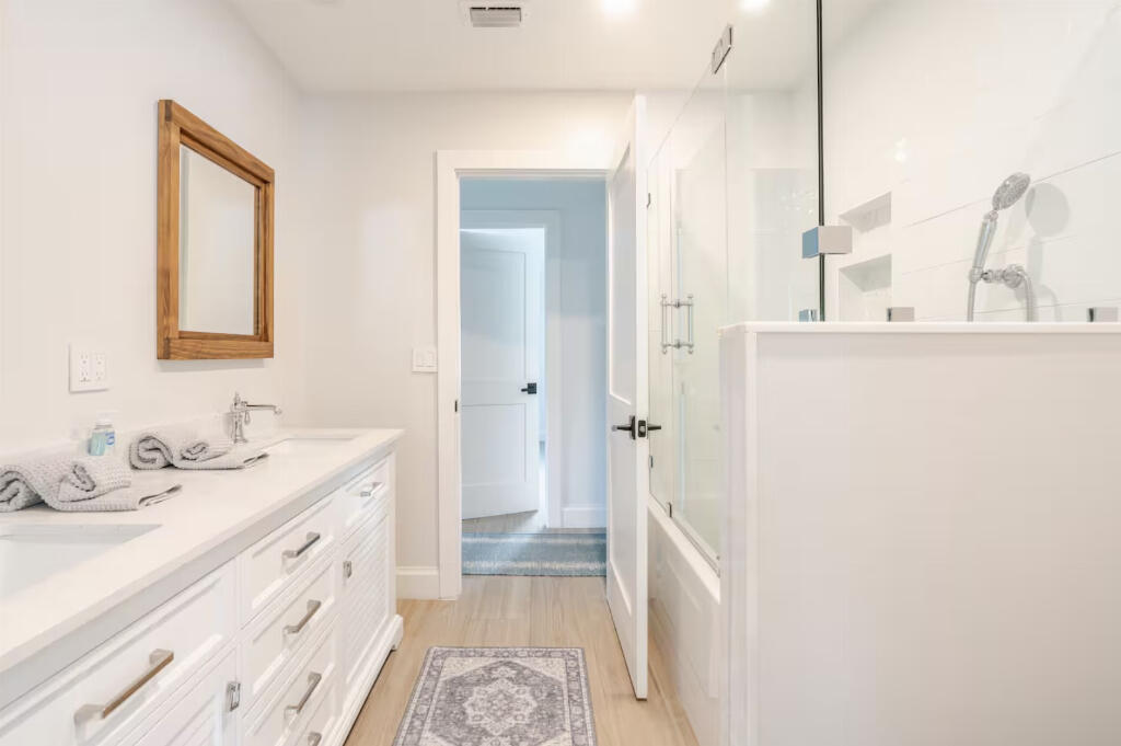 LAKEVIEW - Residential