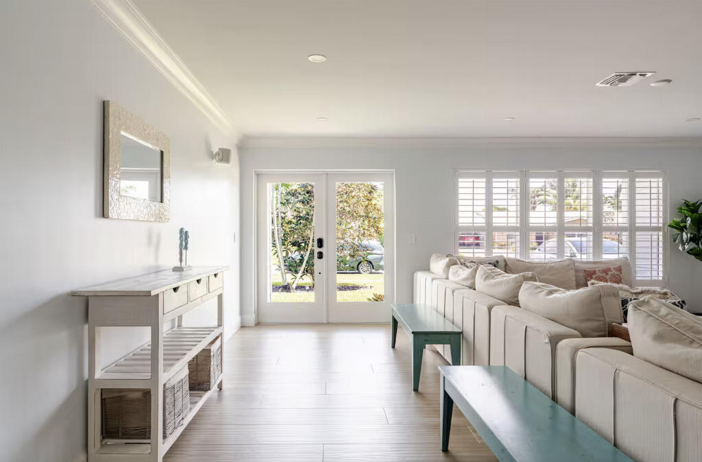 3602 Lakeview Boulevard