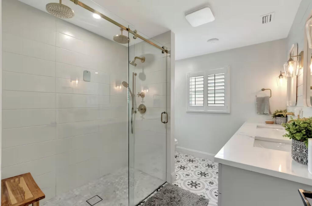 LAKEVIEW - Residential