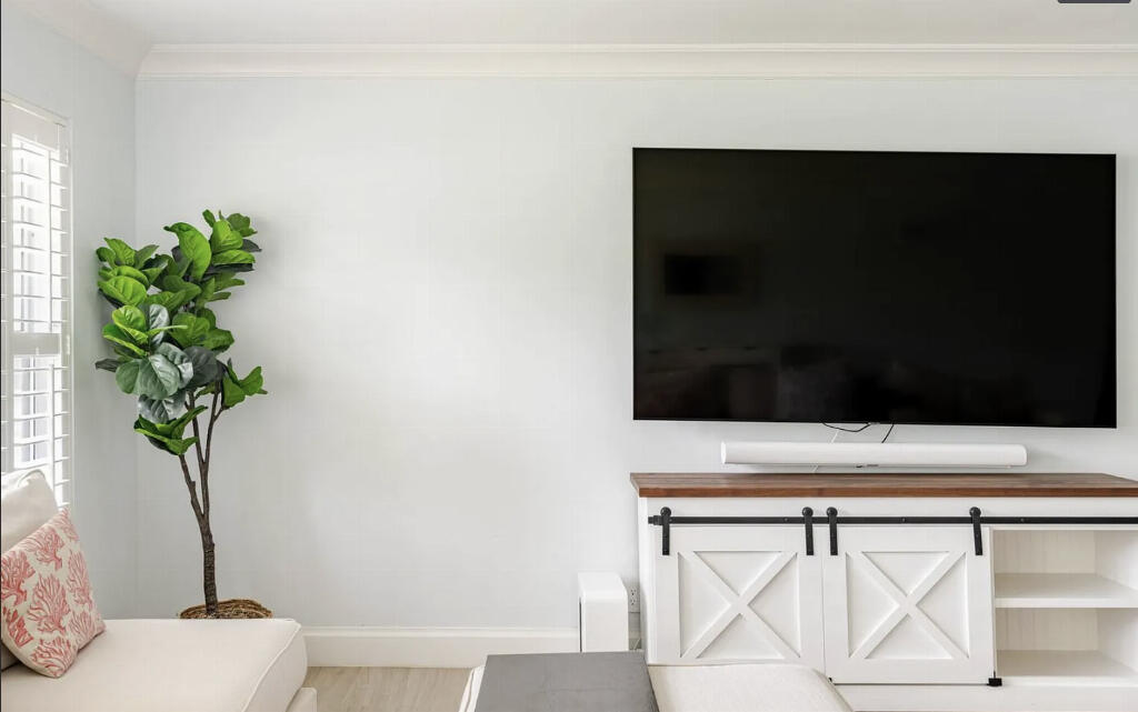 3602 Lakeview Boulevard