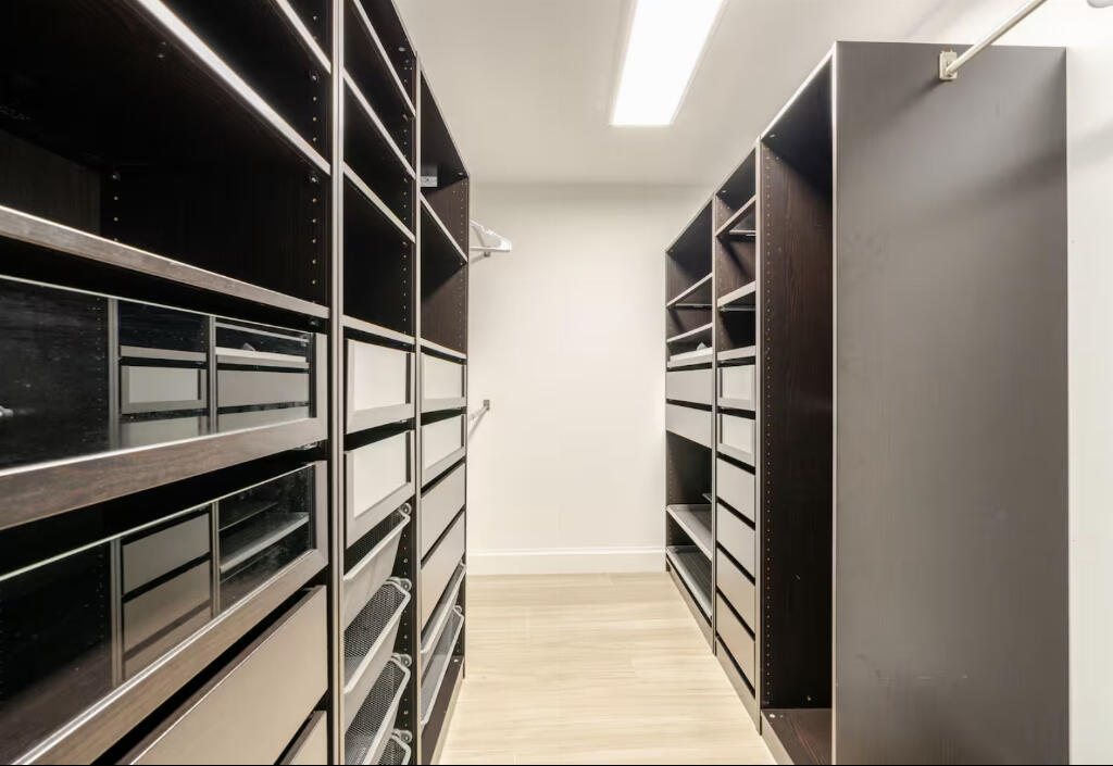 LAKEVIEW - Residential