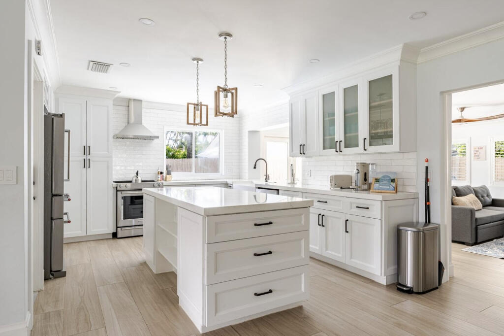 LAKEVIEW - Residential