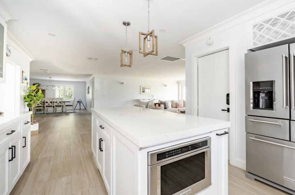 LAKEVIEW - Residential