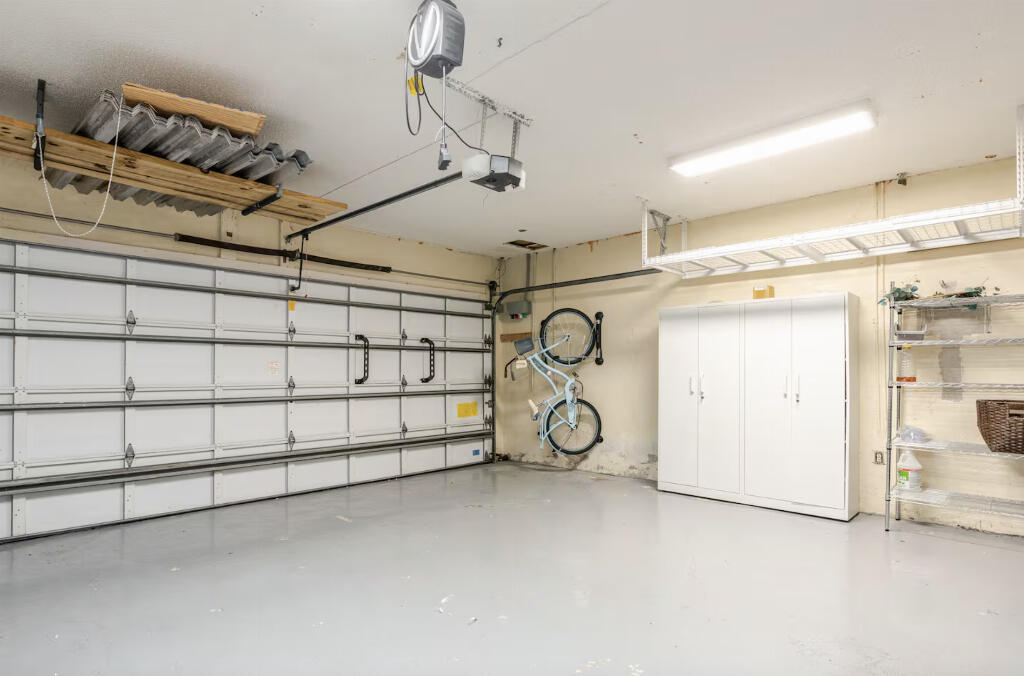 LAKEVIEW - Residential