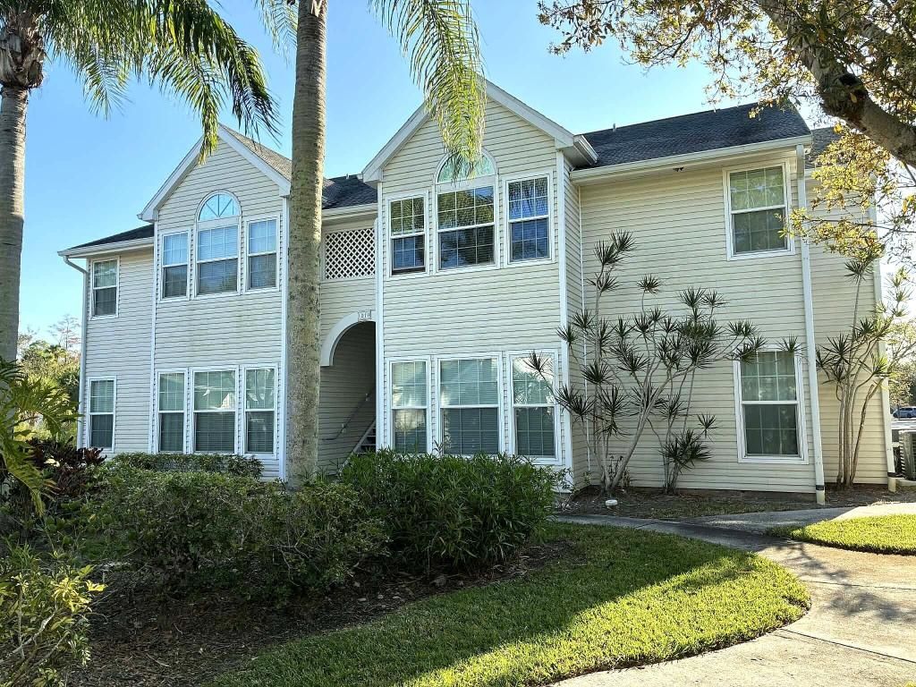 Photo of 1810 Waterford Drive #6, Vero Beach, FL 32966 (MLS # R11157623)