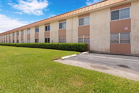 A home in Wilton Manors