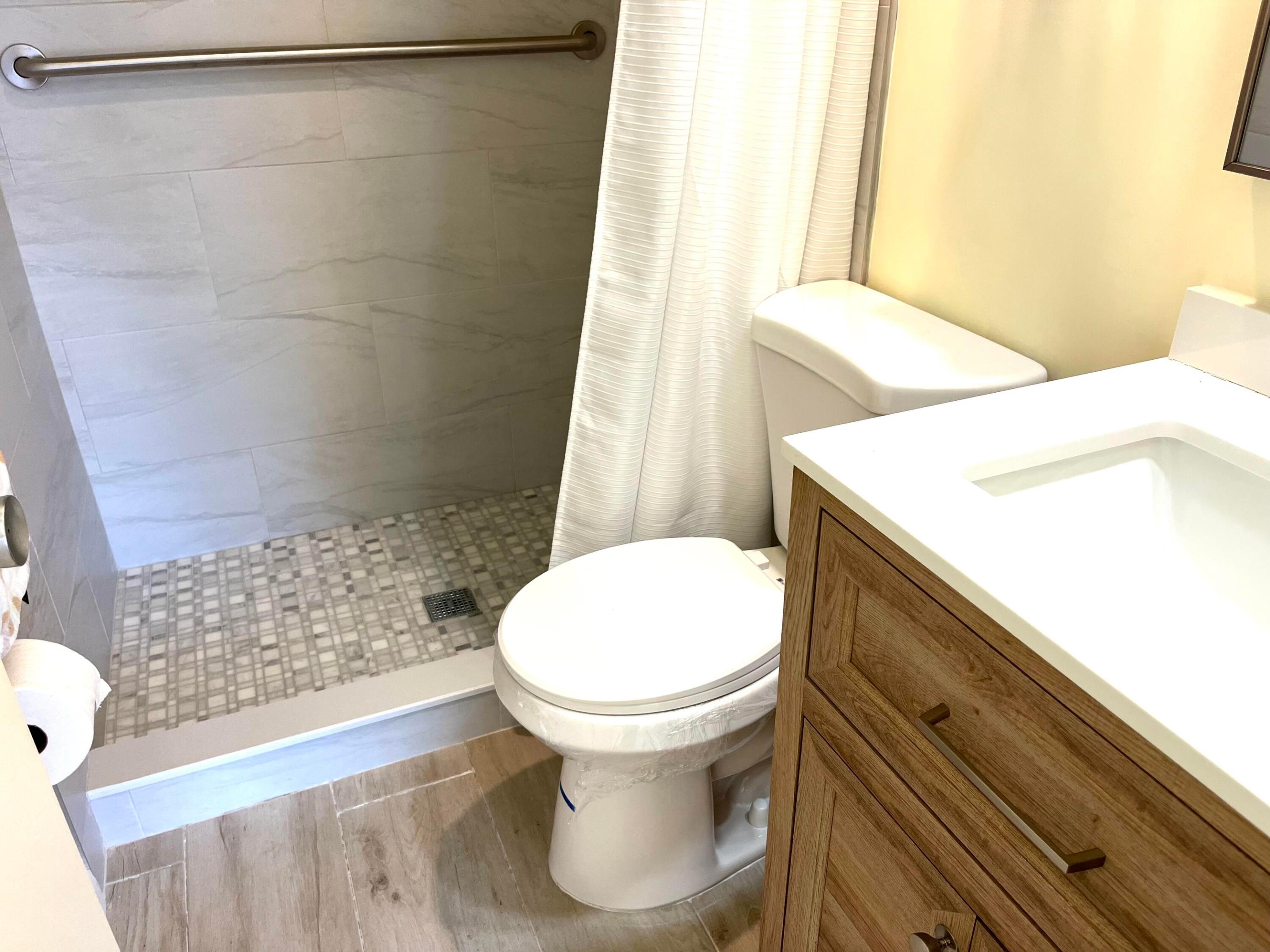 LAKE COLONY APTS ONE INC - Residential