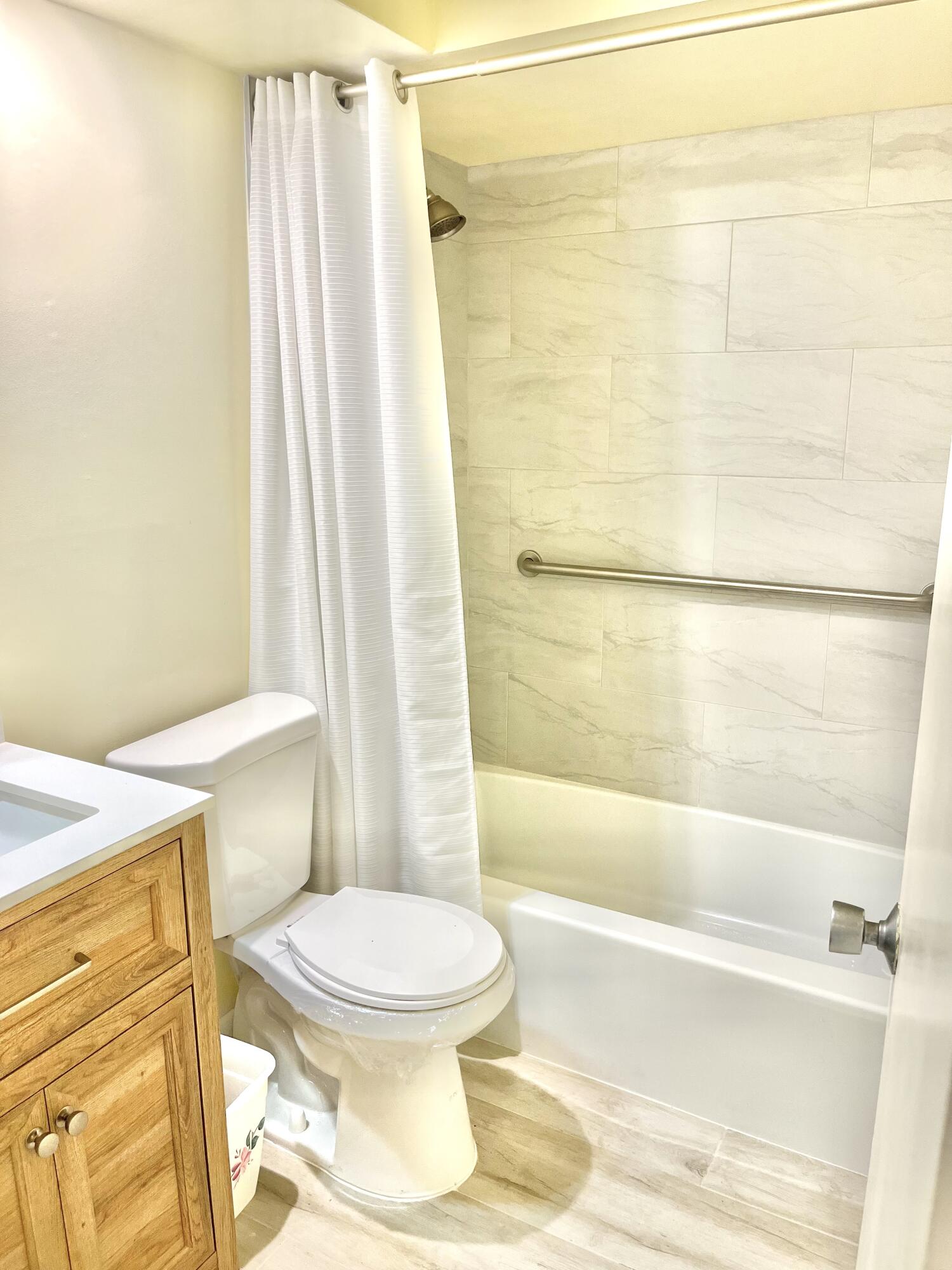 LAKE COLONY APTS ONE INC - Residential