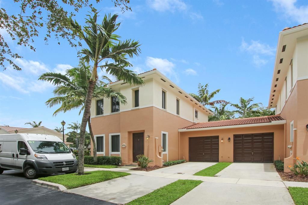 Photo of 2516 Venetian Court, Boynton Beach, FL 33426 (MLS # R10732683)