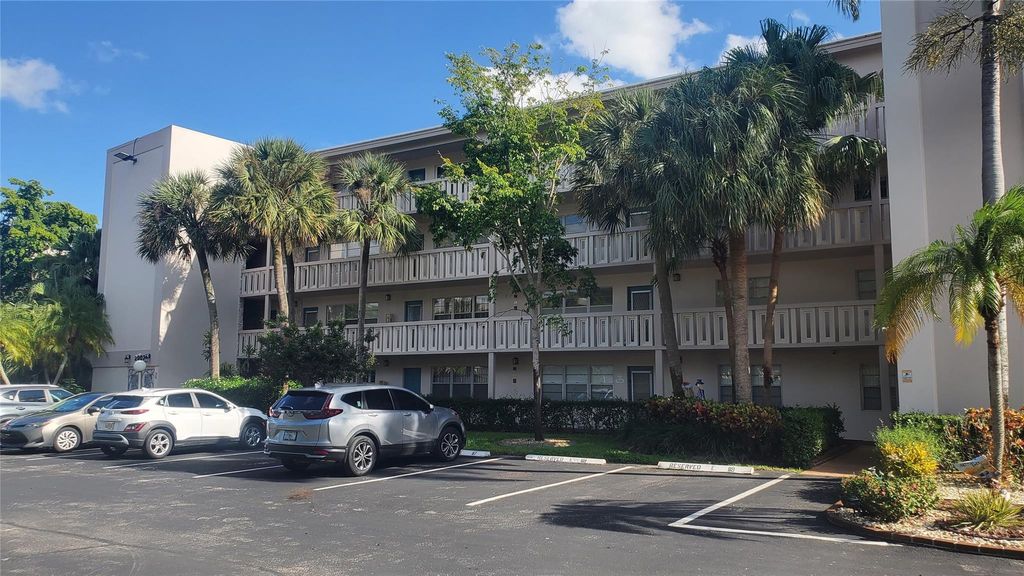 Photo of 2002 Granada Drive #G2, Coconut Creek, FL 33066 (MLS # F10531791)