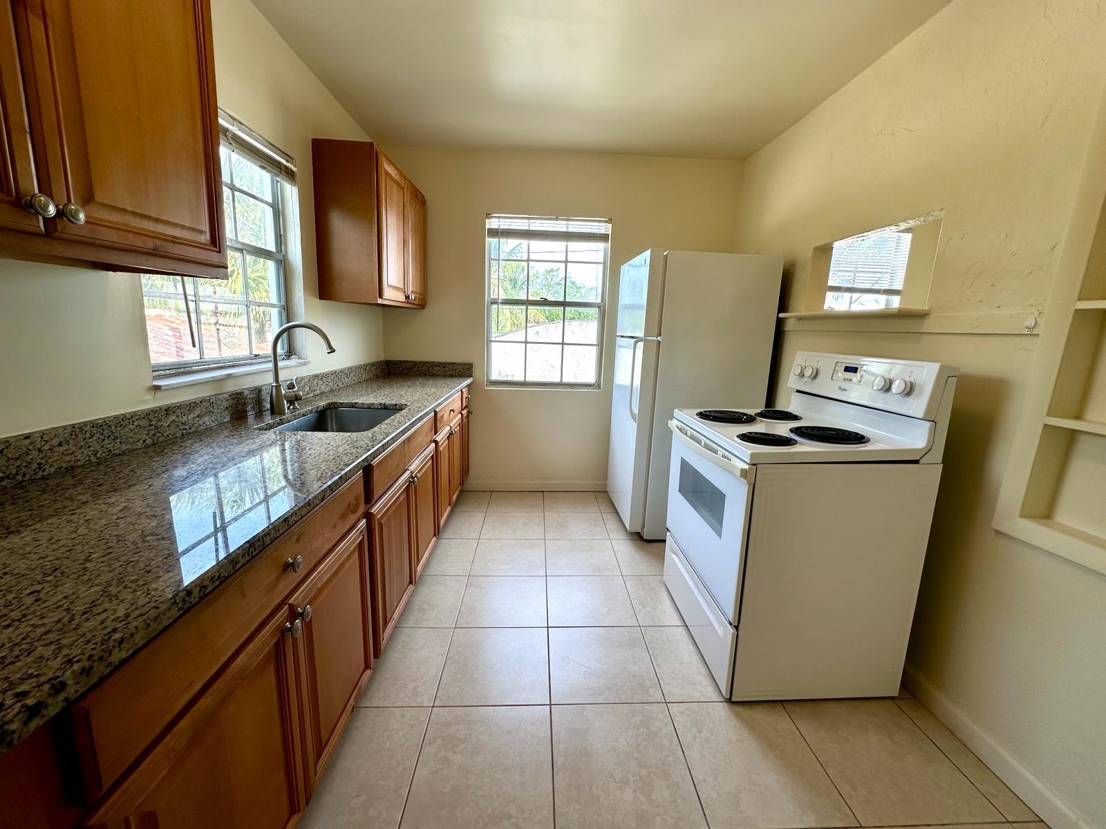 LAKE WORTH TOWN OF - Residential Lease