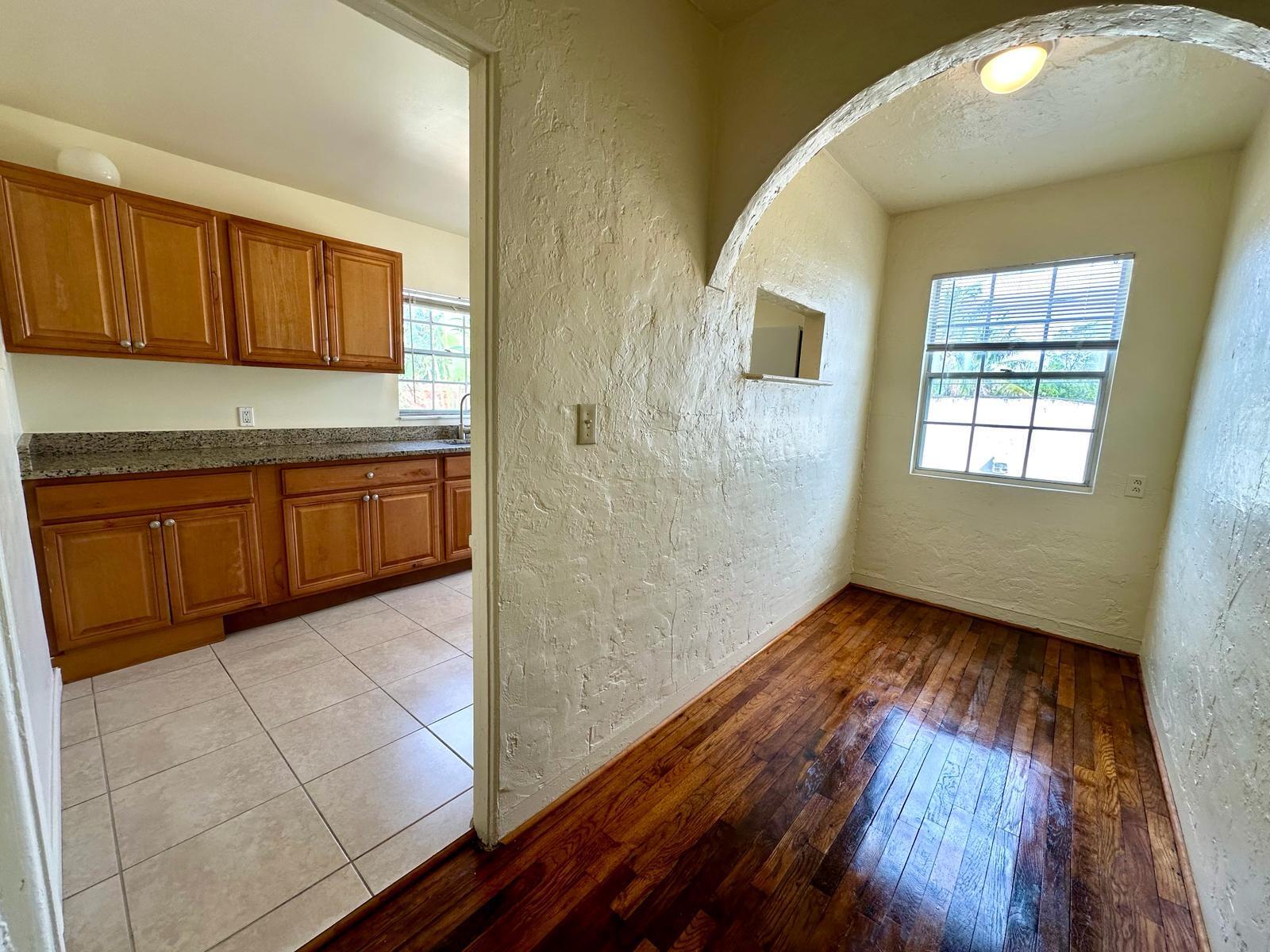 LAKE WORTH TOWN OF - Residential Lease