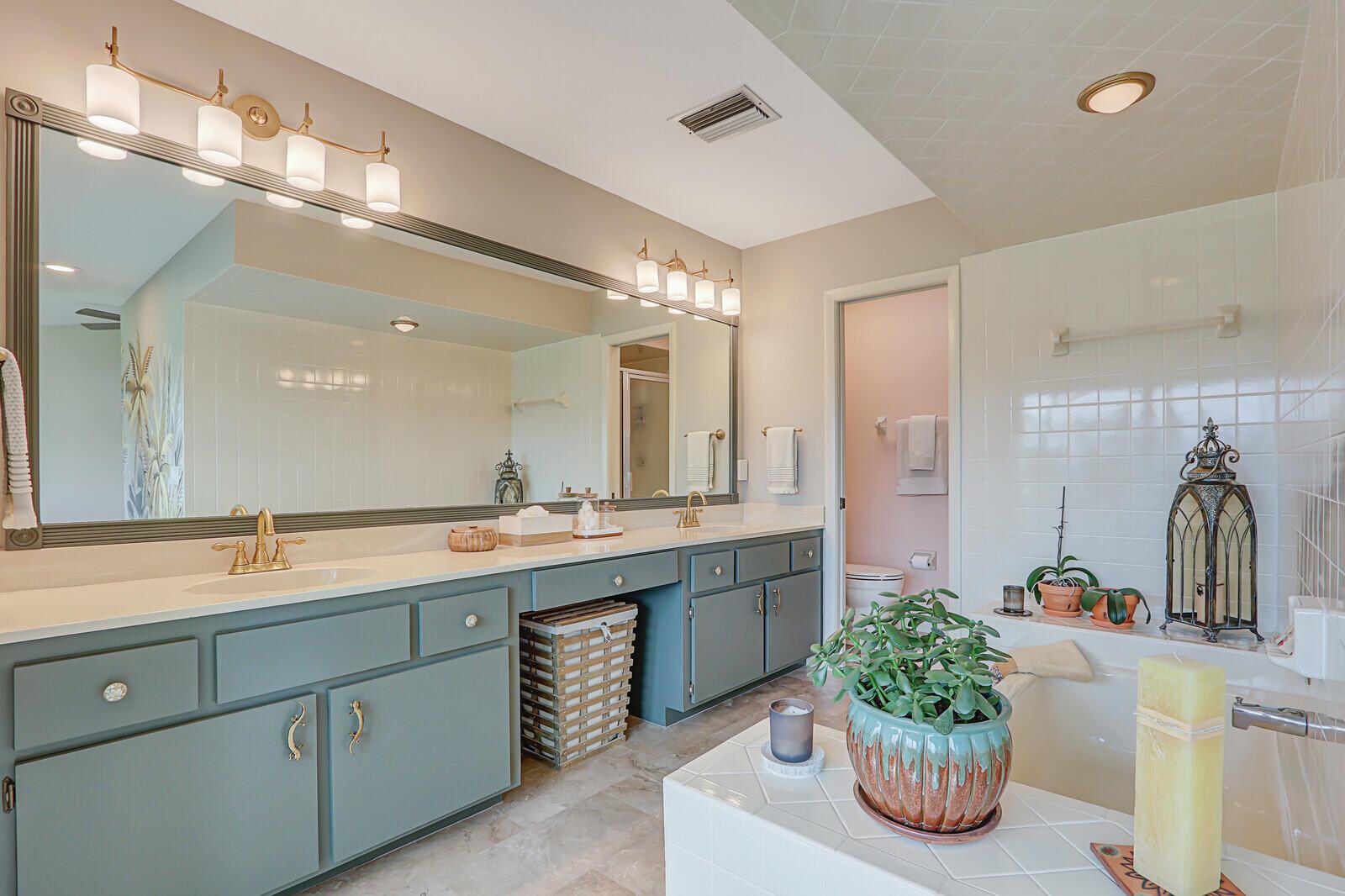 MARINER SANDS - Residential