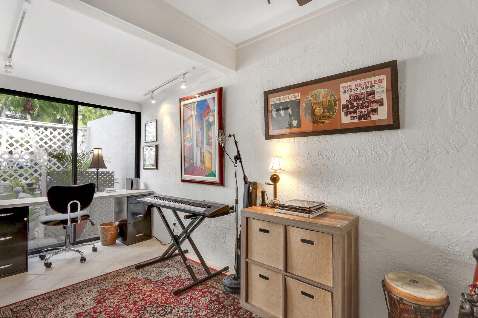 MARINER SANDS - Residential