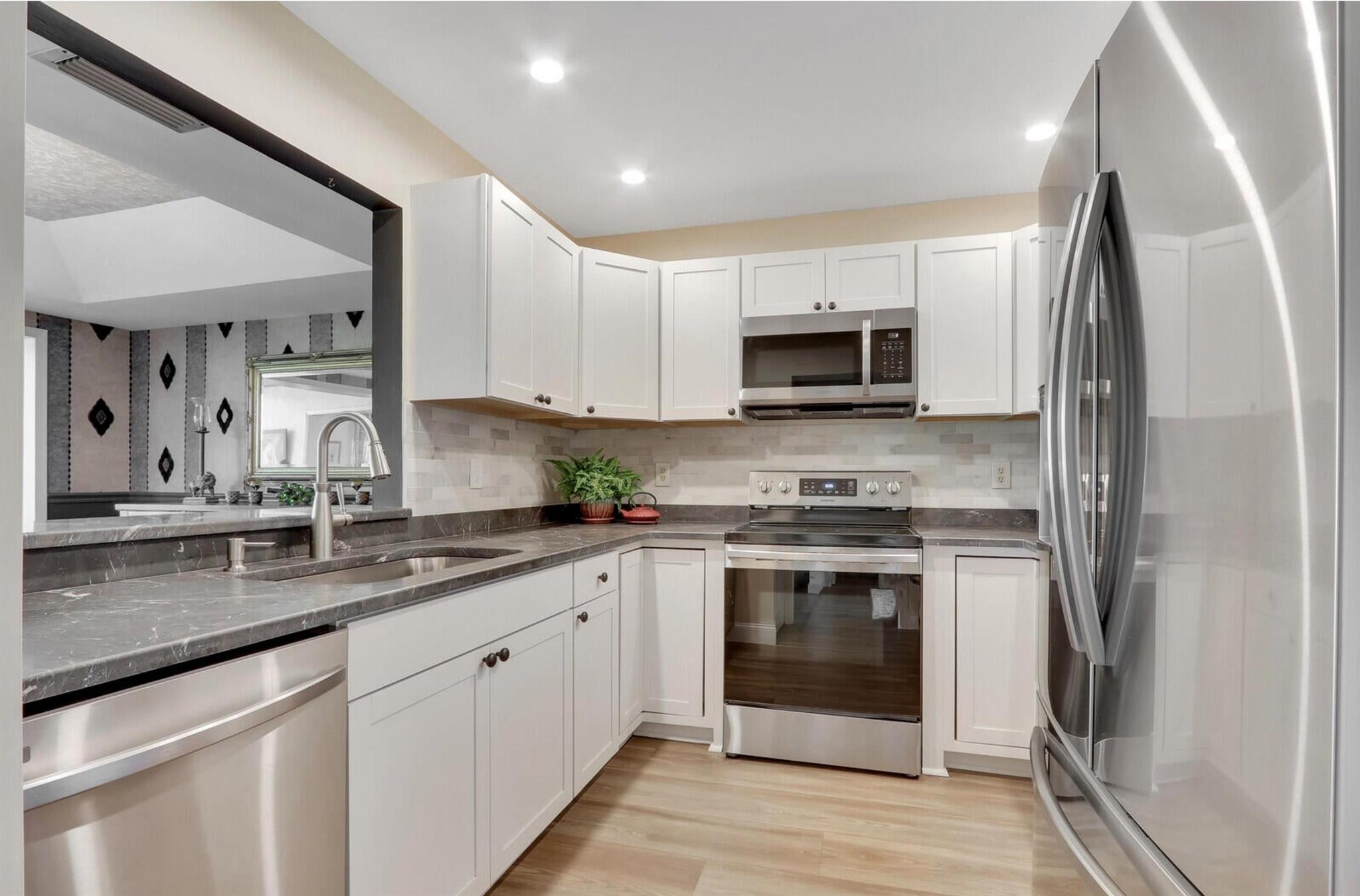 MARINER SANDS - Residential