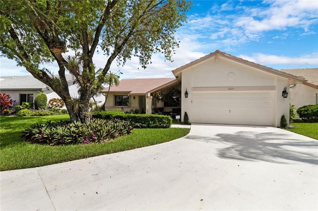 Photo of 6021 Petaluma Drive Dr, Boca Raton, FL 33433 (MLS # F10334891)
