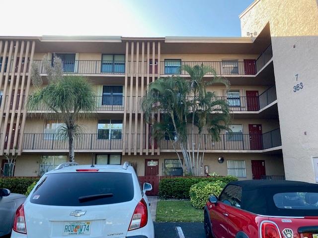 Palm Lakes - Residential
