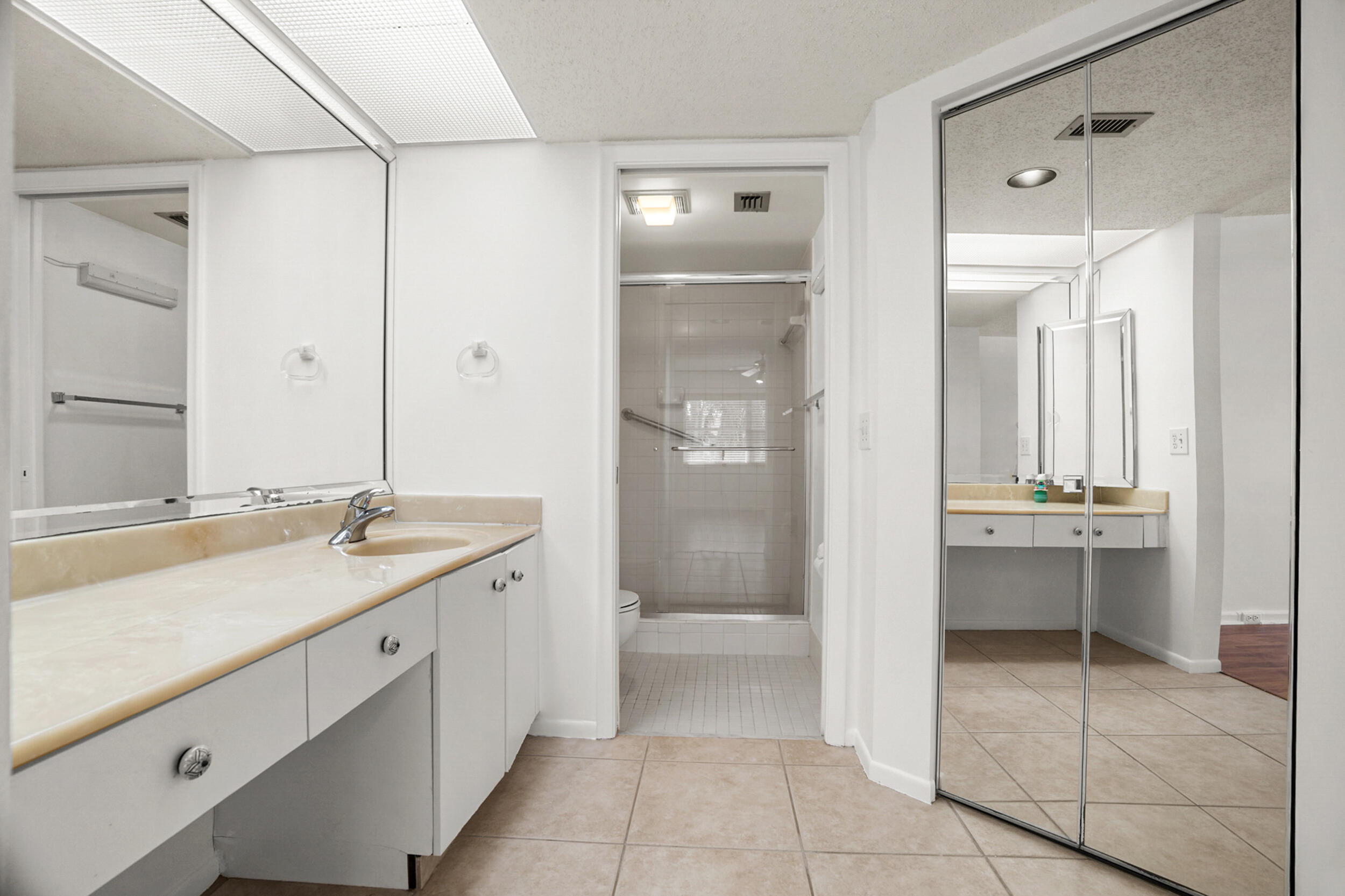 HAWTHORNE AT CENTURY VILLAGE - Residential