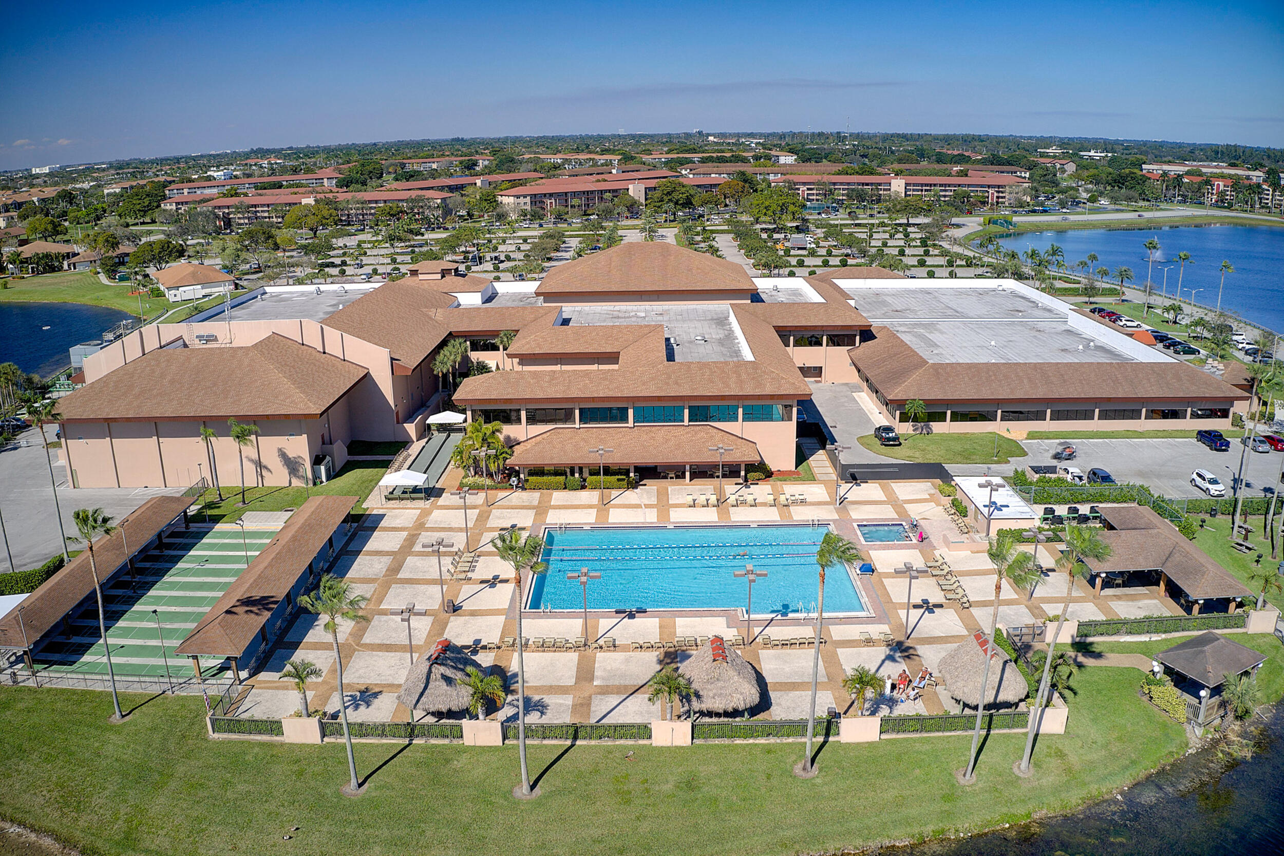 HAWTHORNE AT CENTURY VILLAGE - Residential