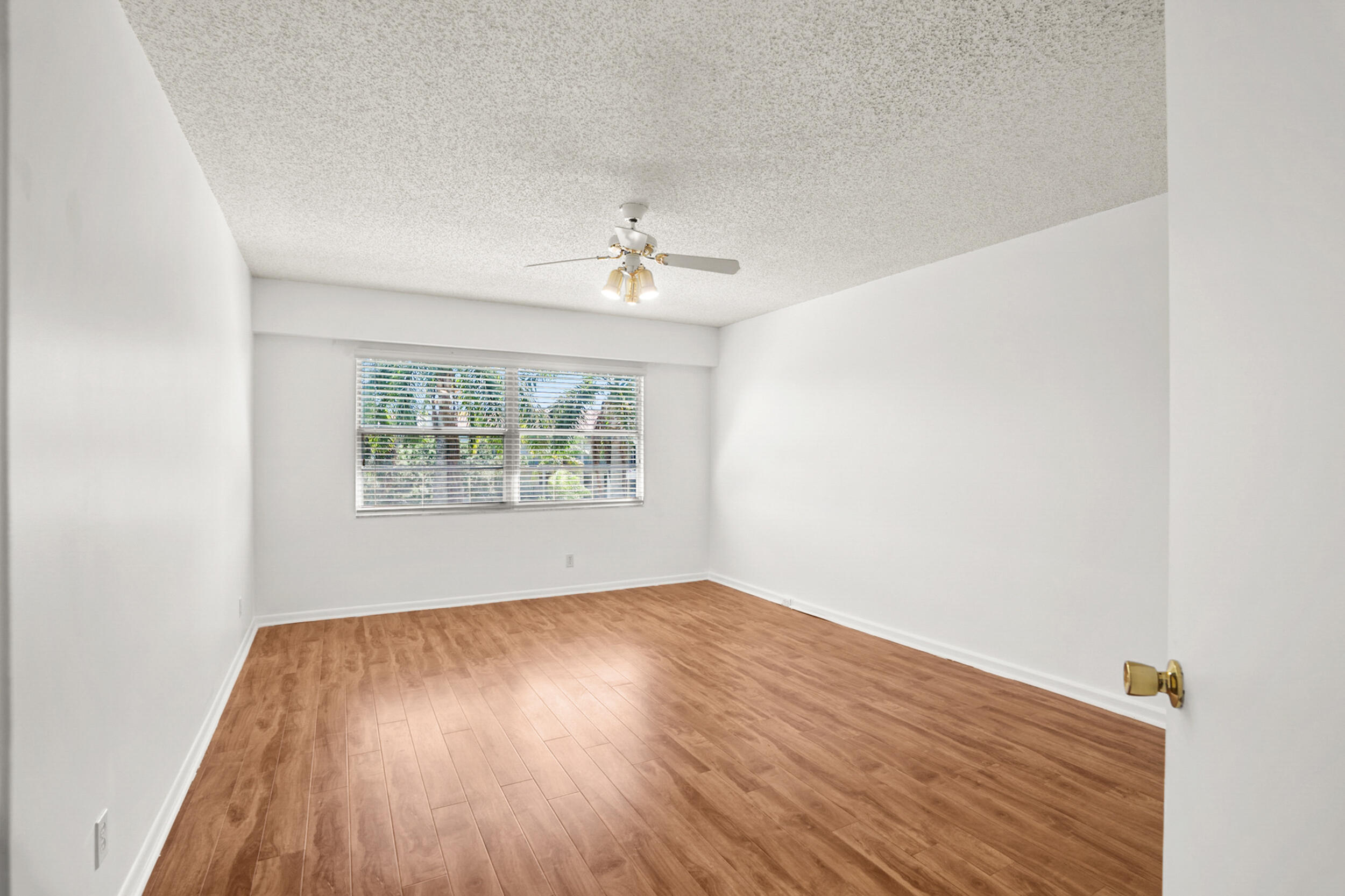 HAWTHORNE AT CENTURY VILLAGE - Residential