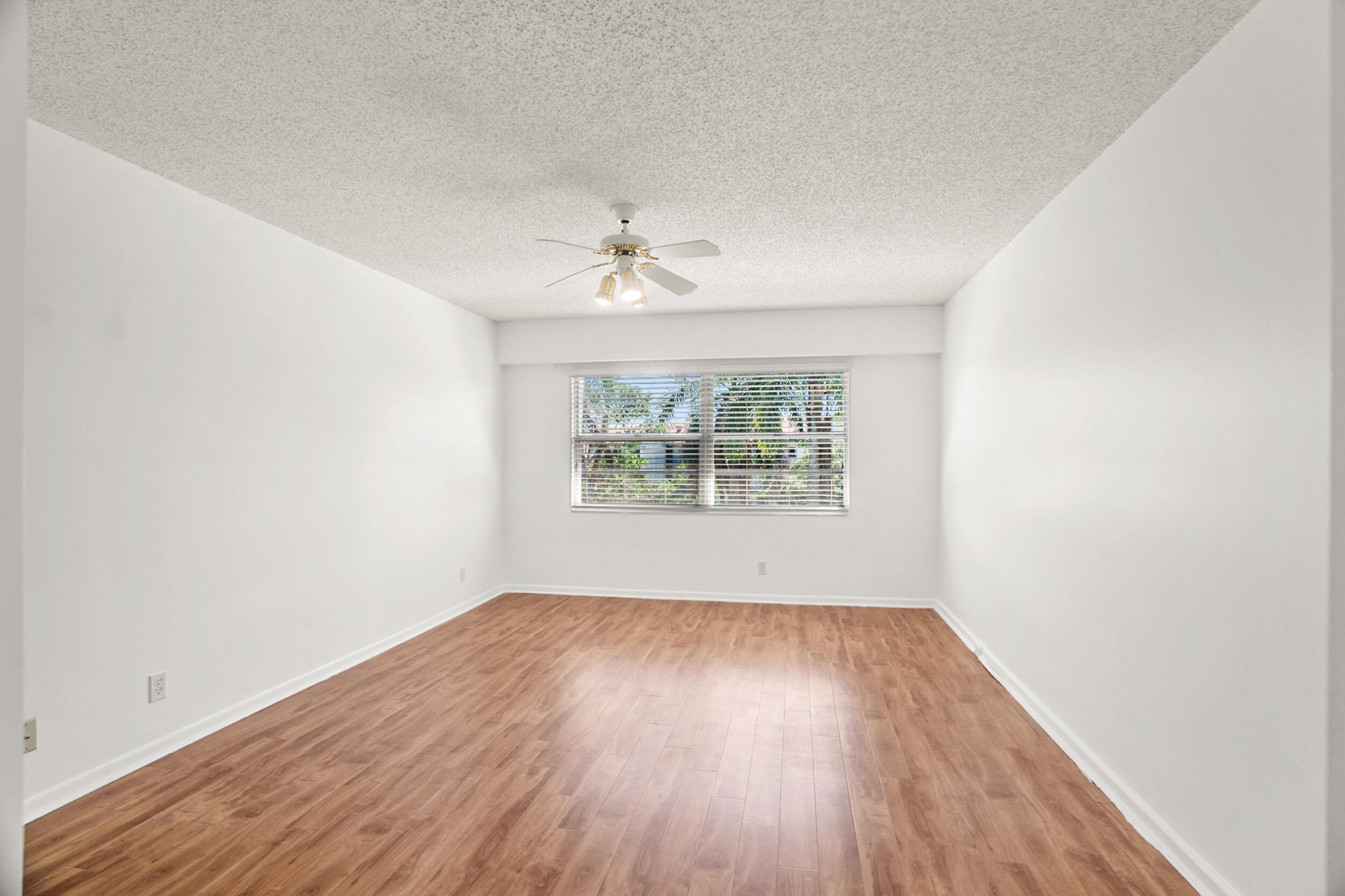 HAWTHORNE AT CENTURY VILLAGE - Residential