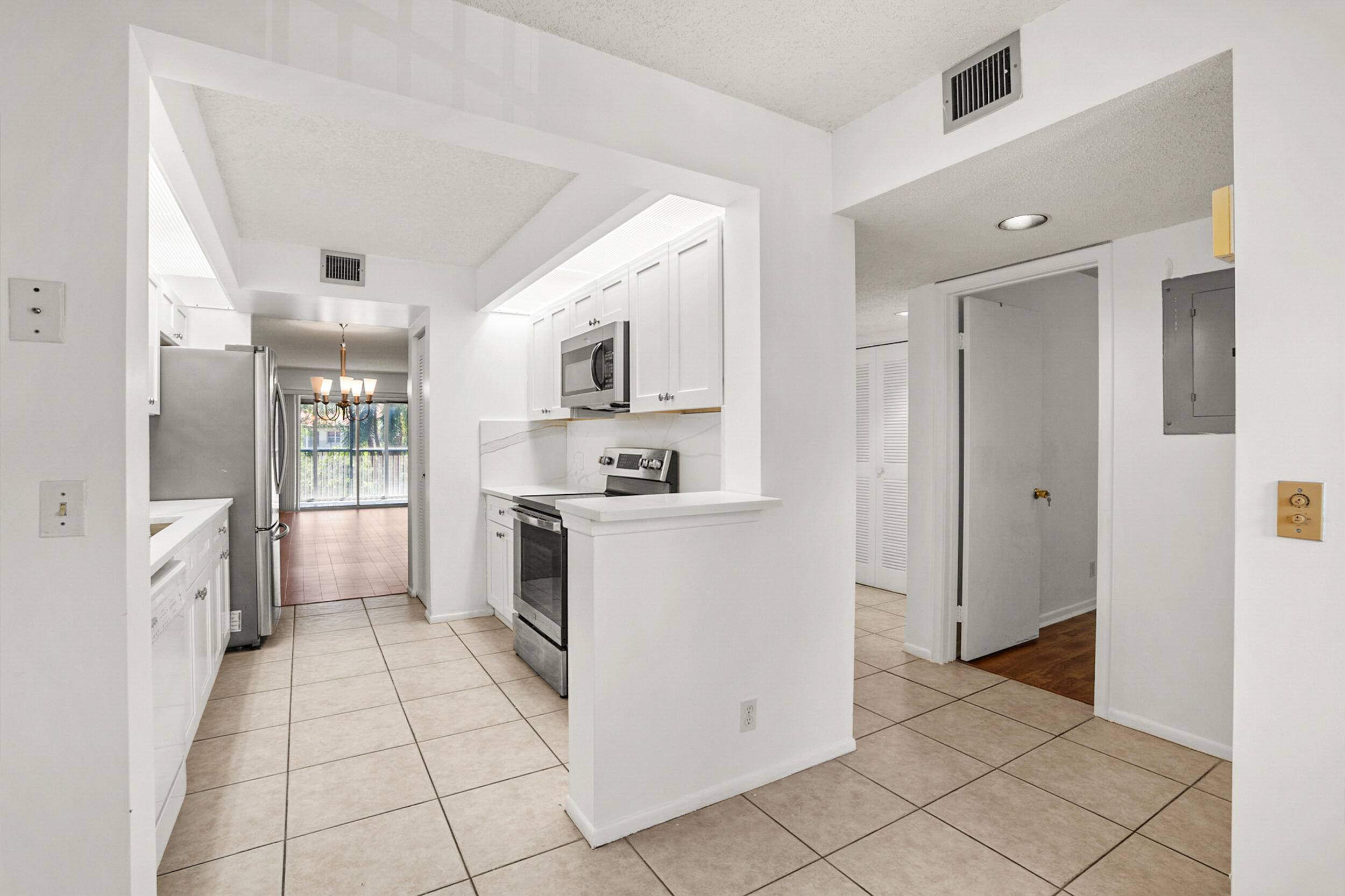 HAWTHORNE AT CENTURY VILLAGE - Residential