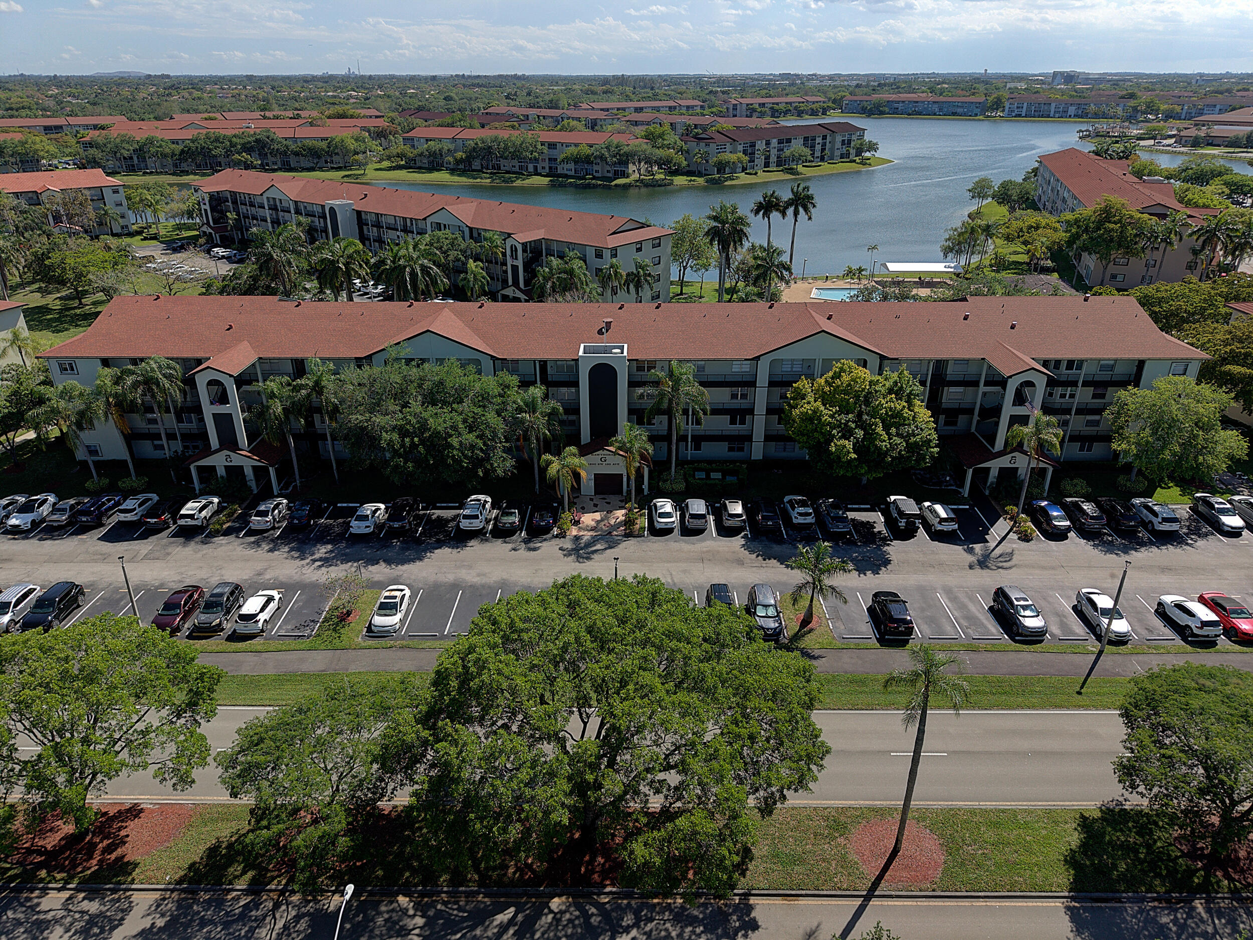 HAWTHORNE AT CENTURY VILLAGE - Residential