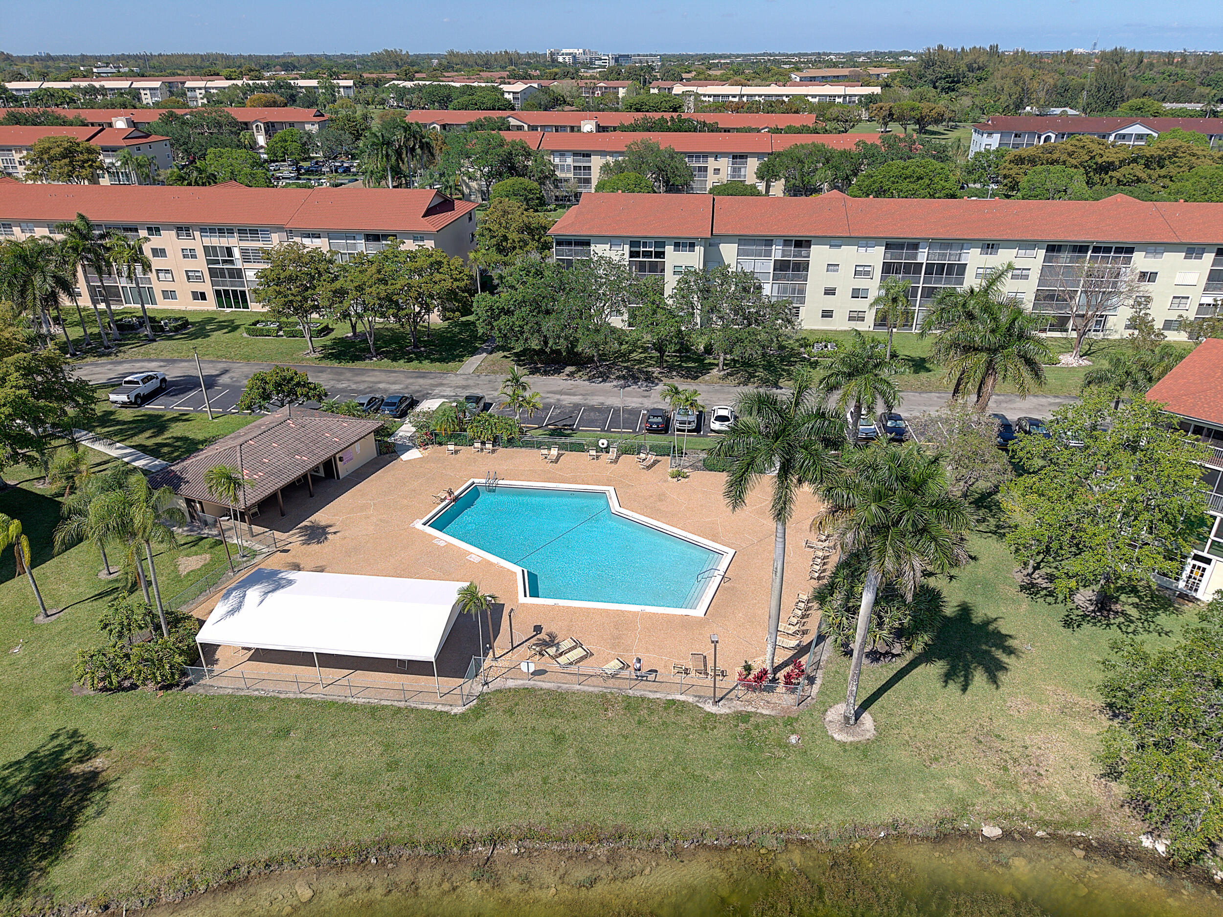 HAWTHORNE AT CENTURY VILLAGE - Residential