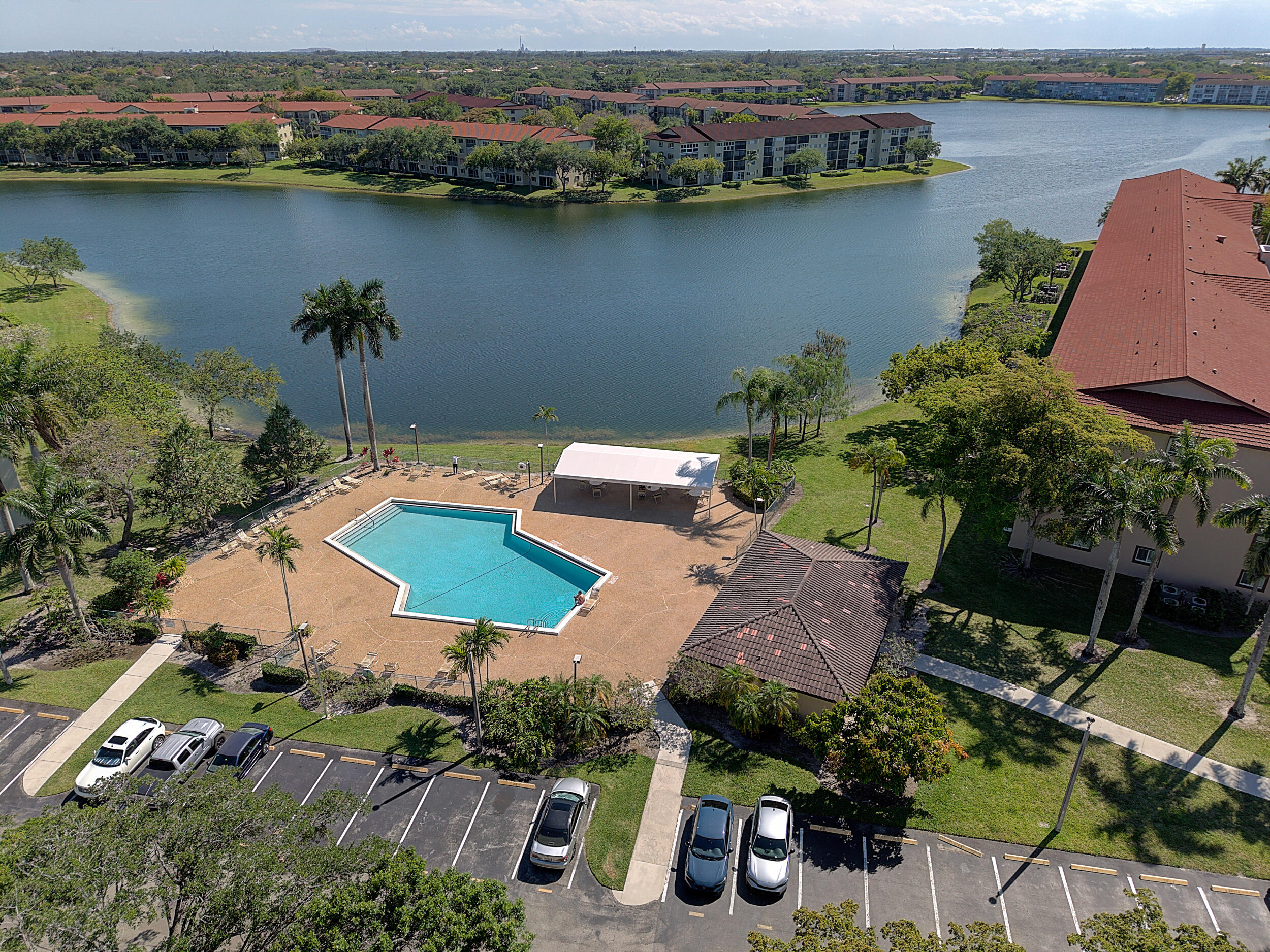 HAWTHORNE AT CENTURY VILLAGE - Residential