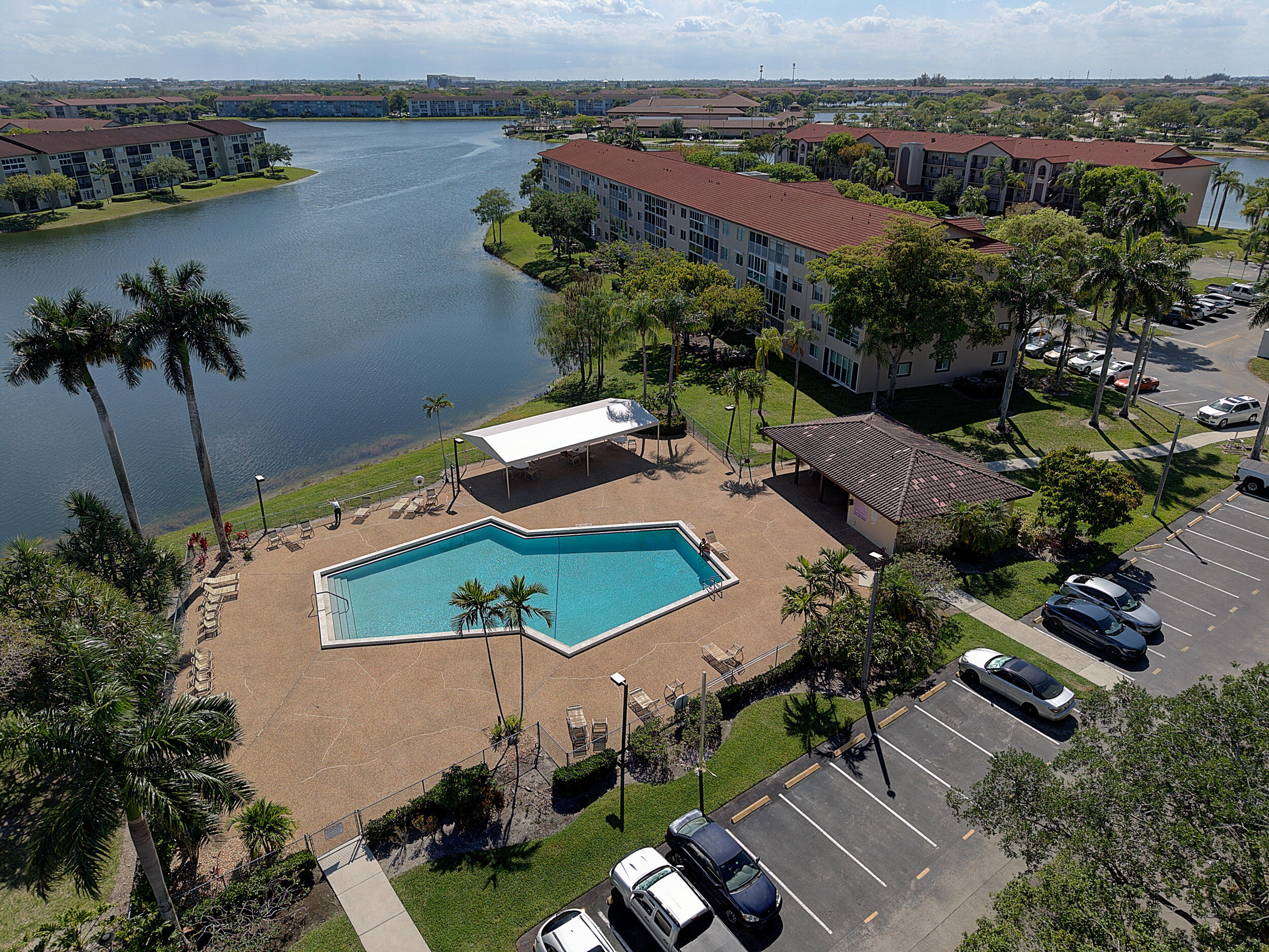 HAWTHORNE AT CENTURY VILLAGE - Residential