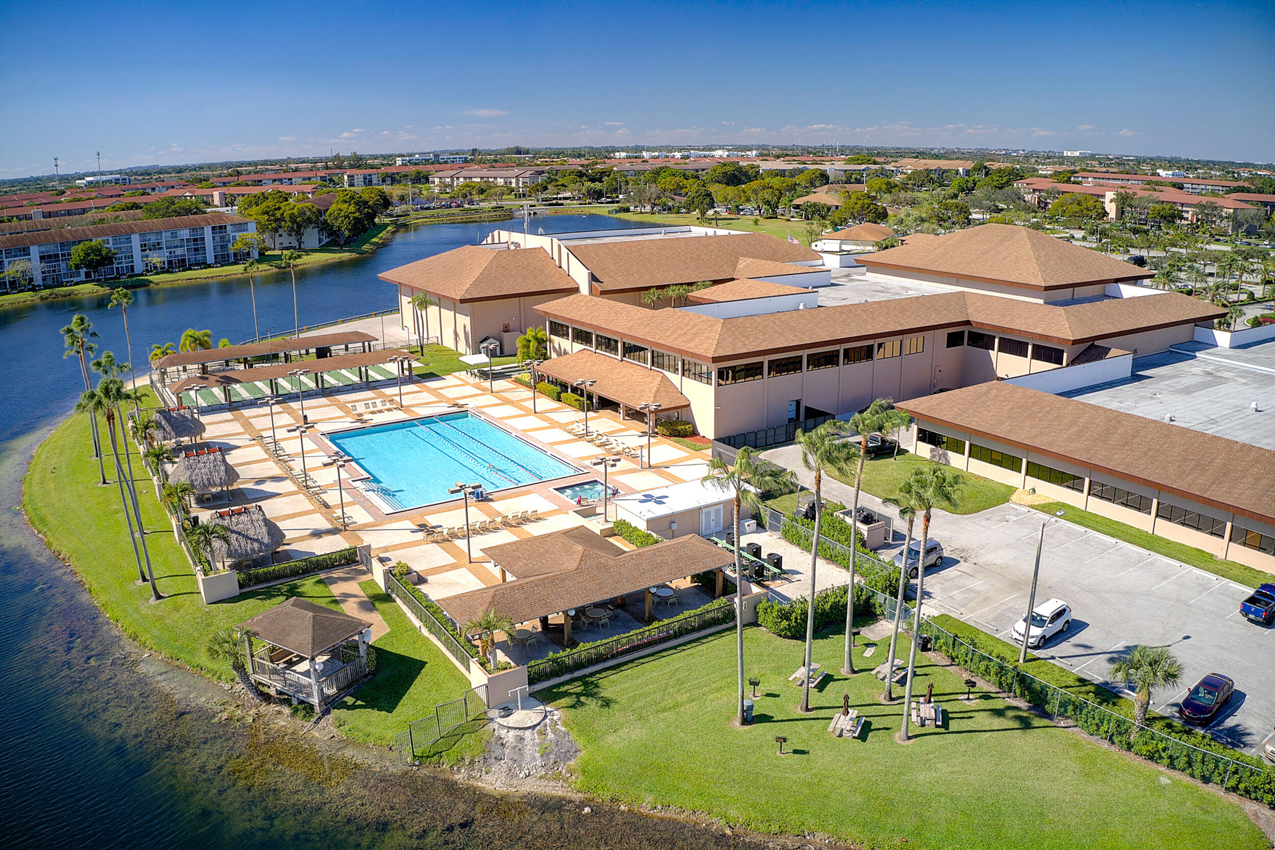 HAWTHORNE AT CENTURY VILLAGE - Residential