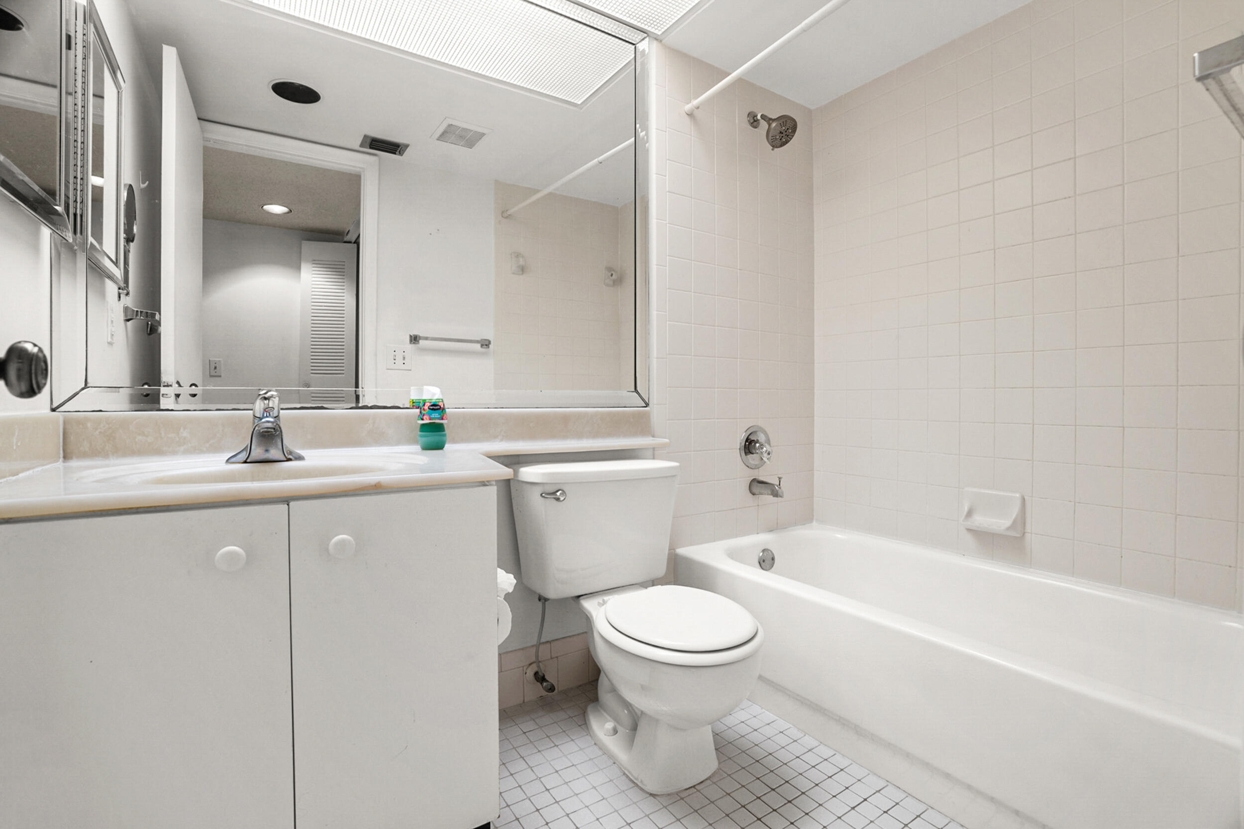 HAWTHORNE AT CENTURY VILLAGE - Residential