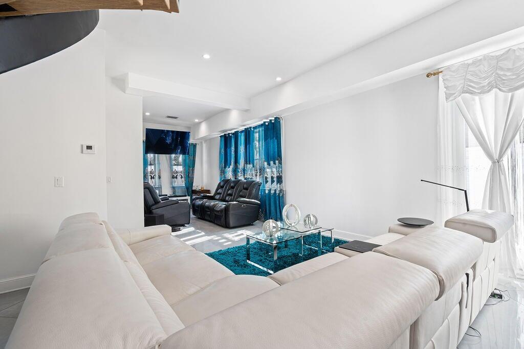 JUPITER IN THE PINES - Residential