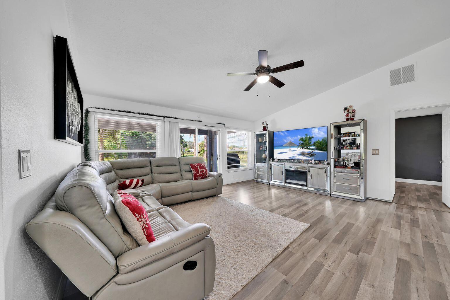 PORT ST LUCIE SECTION 22 - Residential