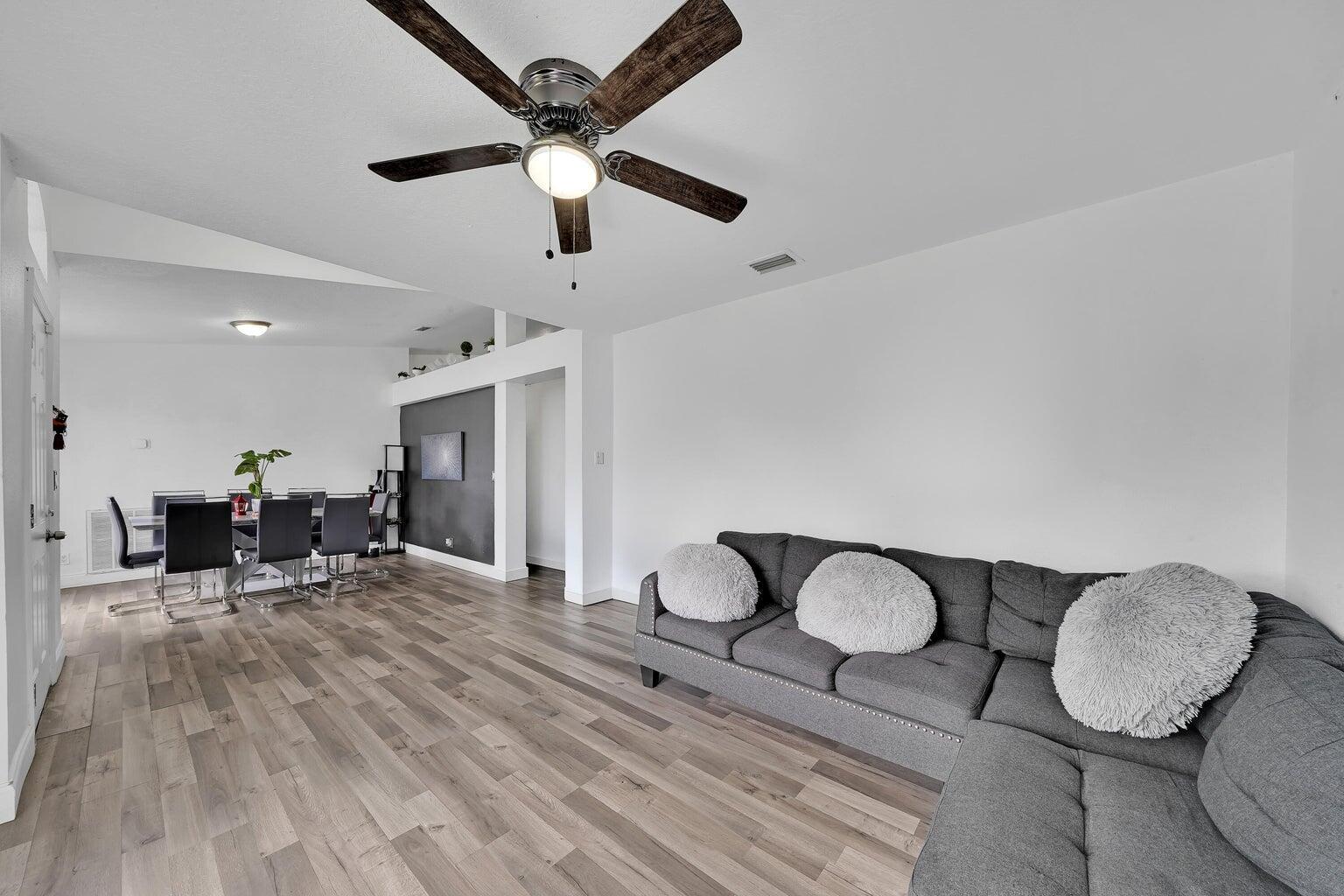 PORT ST LUCIE SECTION 22 - Residential