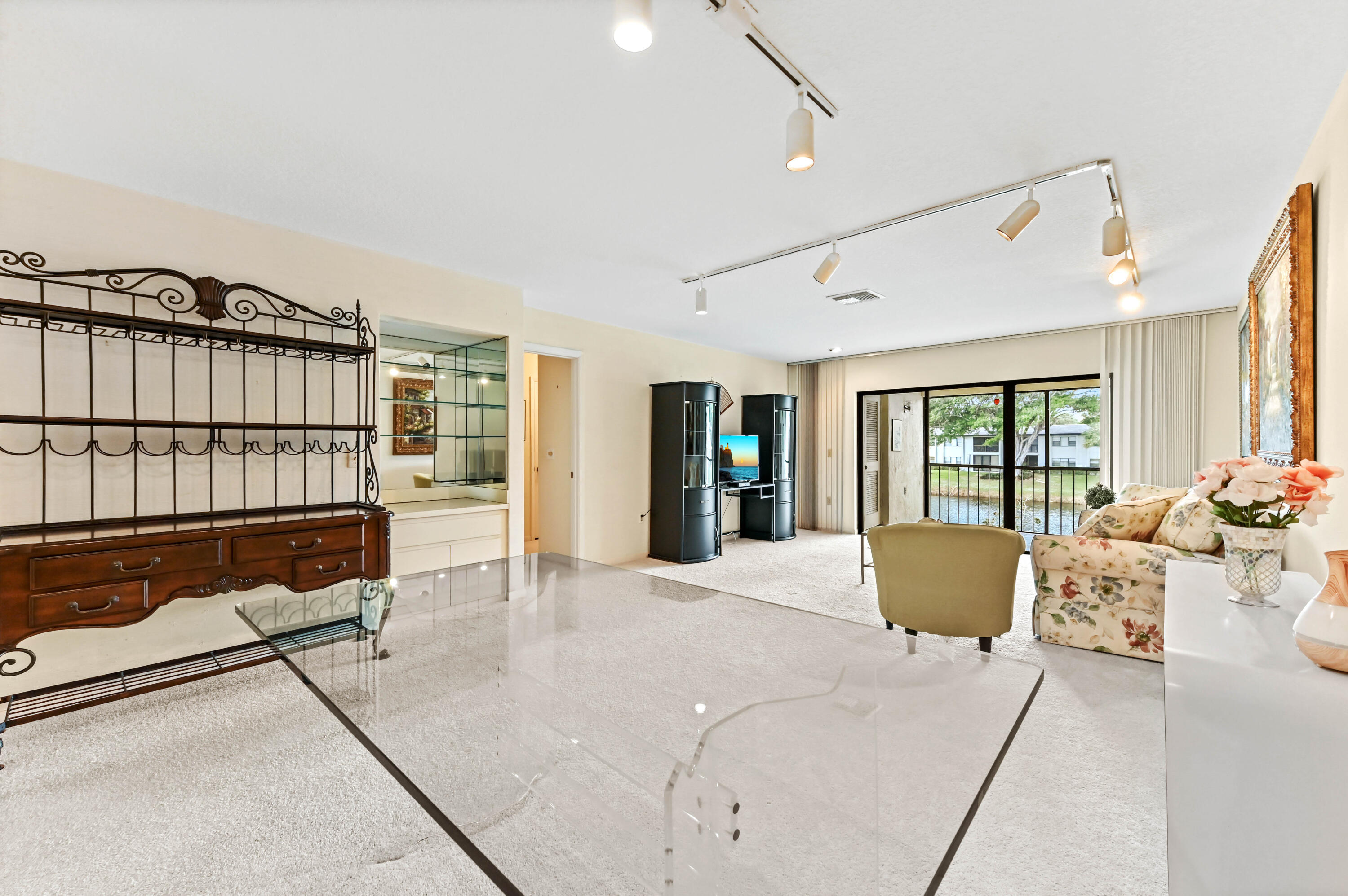 SOUTHPORT AT HUNTERS RUN CONDO - Residential