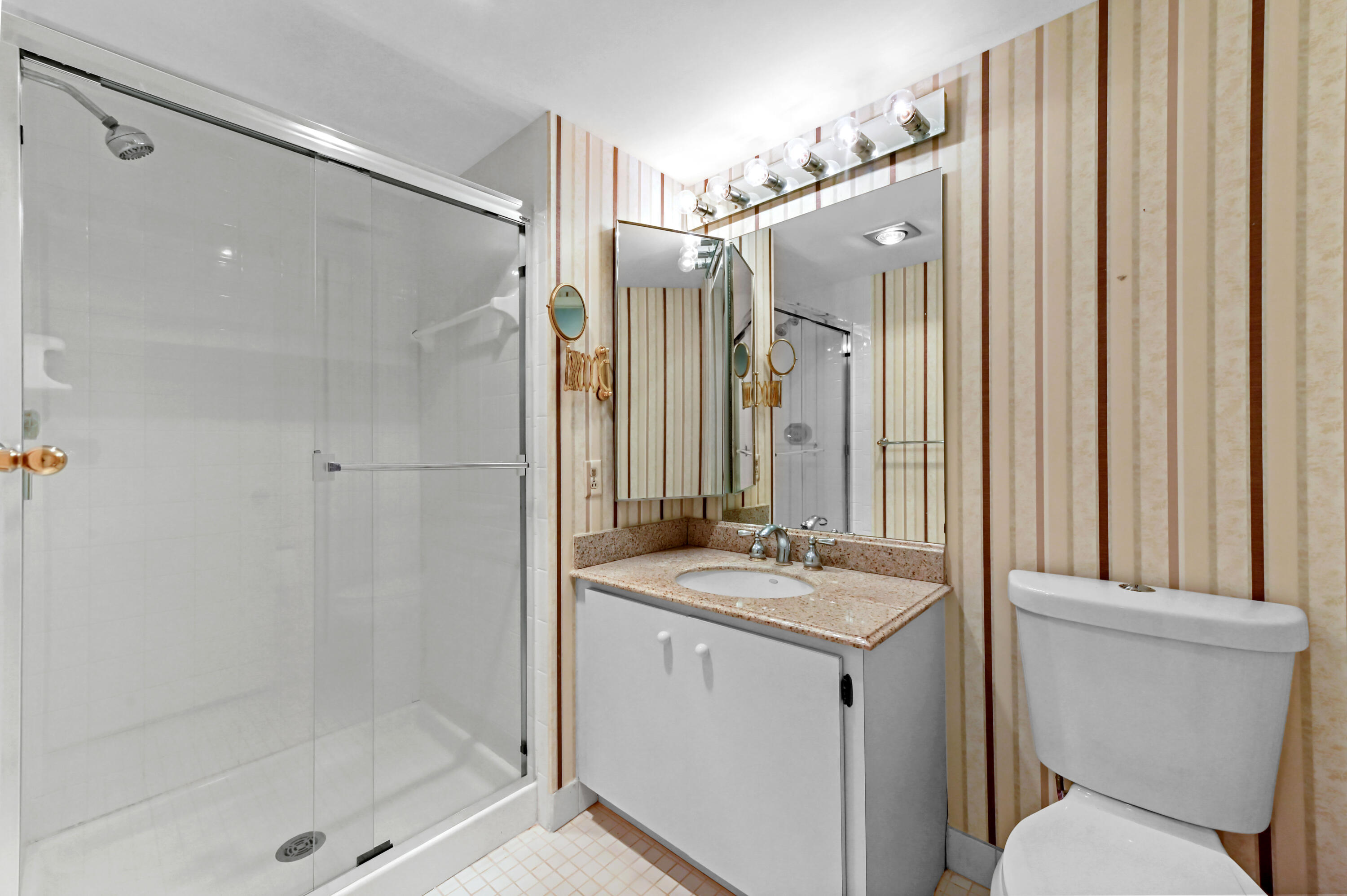 SOUTHPORT AT HUNTERS RUN CONDO - Residential