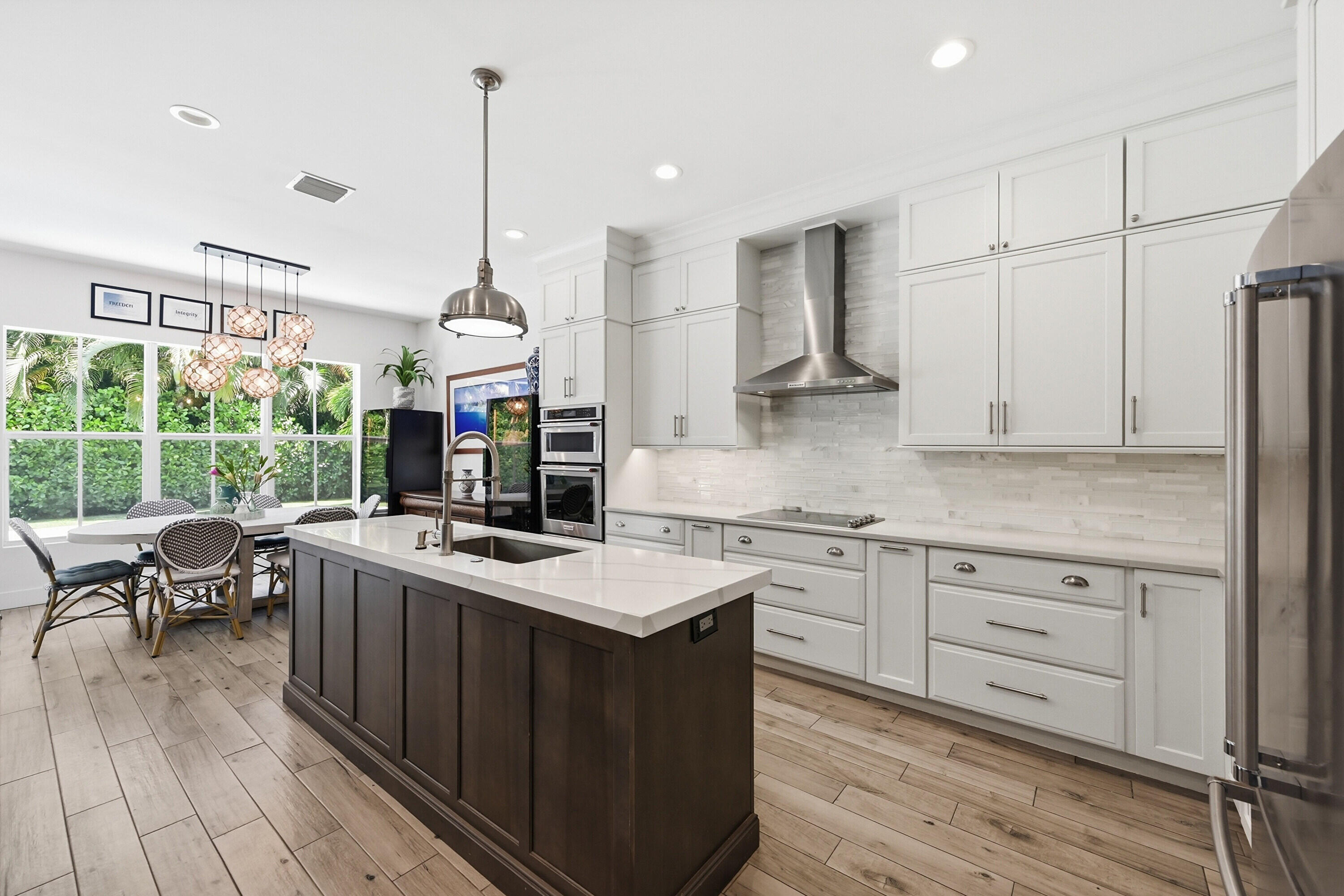 LIGHTHOUSE POINT ESTATES - Residential