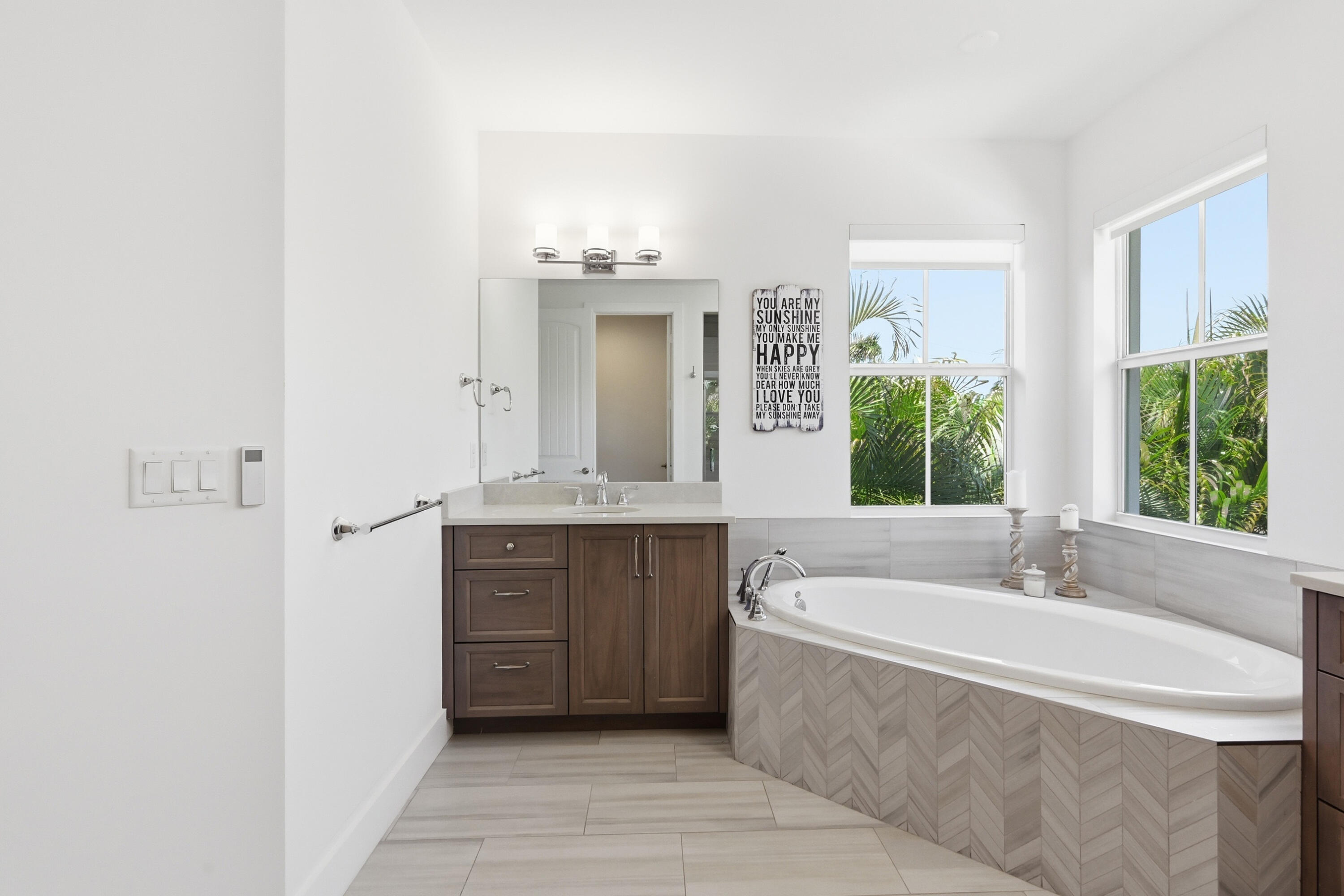 LIGHTHOUSE POINT ESTATES - Residential