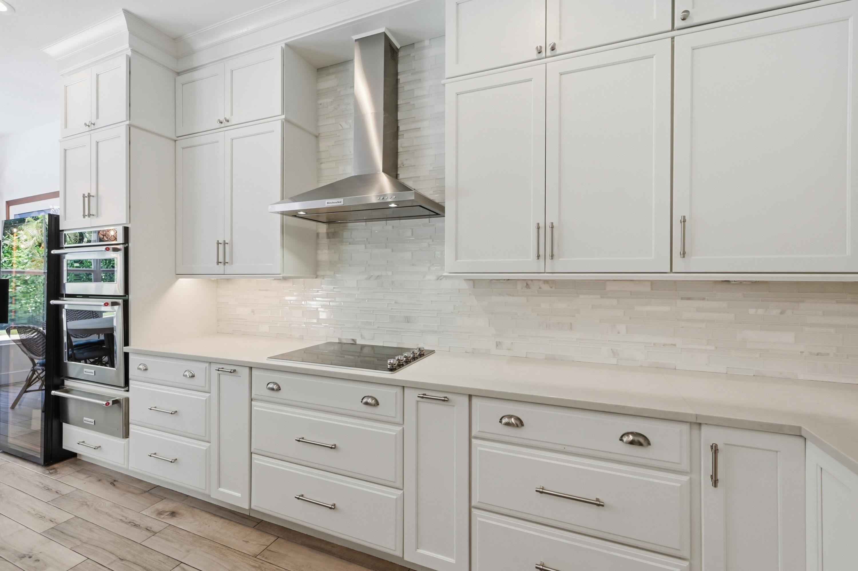 LIGHTHOUSE POINT ESTATES - Residential