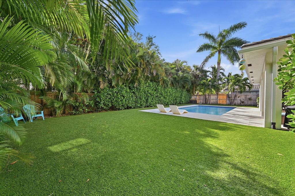 Photo of 2840 NE 22nd Avenue, Lighthouse Point, FL 33064 (MLS # B26012694)