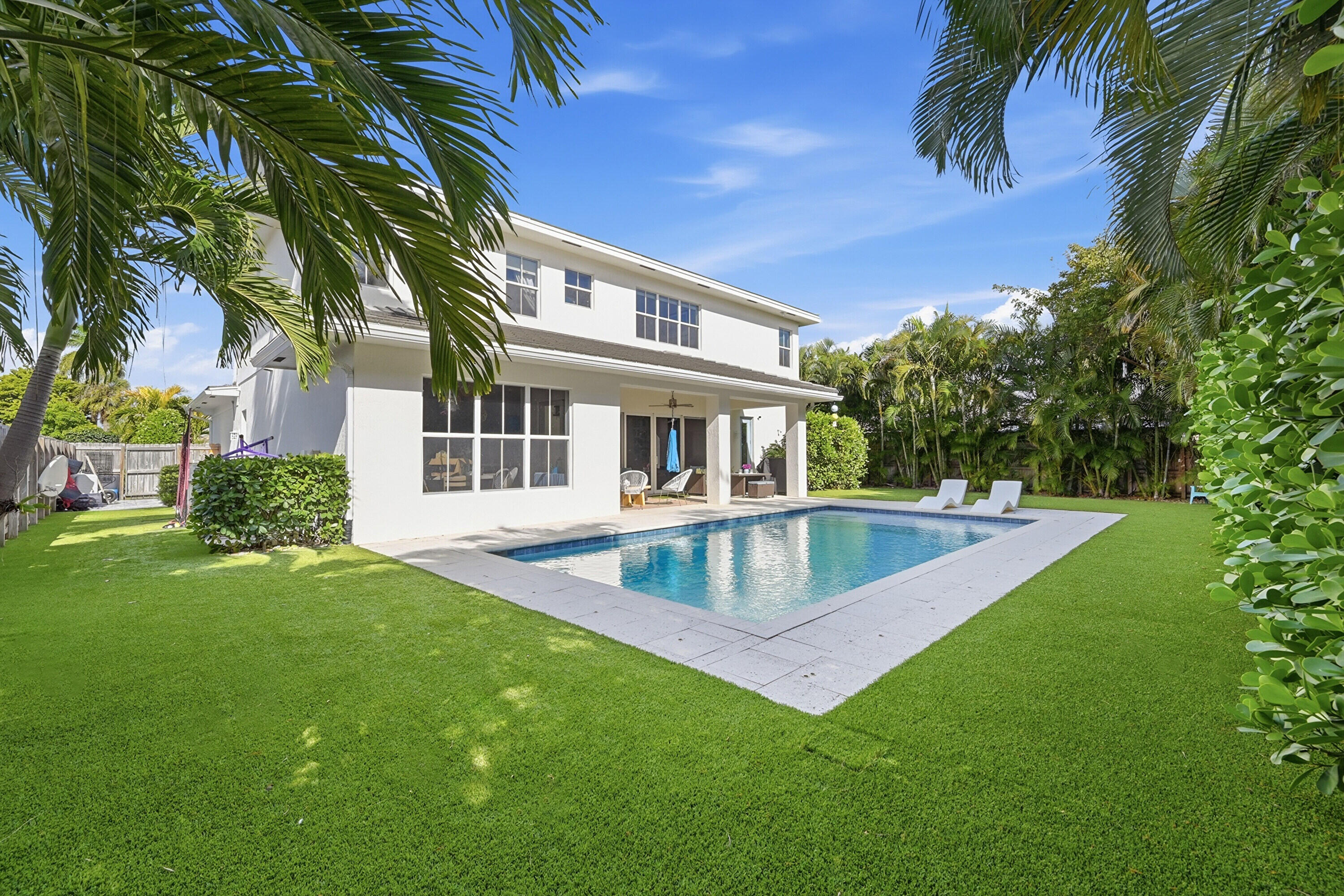 LIGHTHOUSE POINT ESTATES - Residential